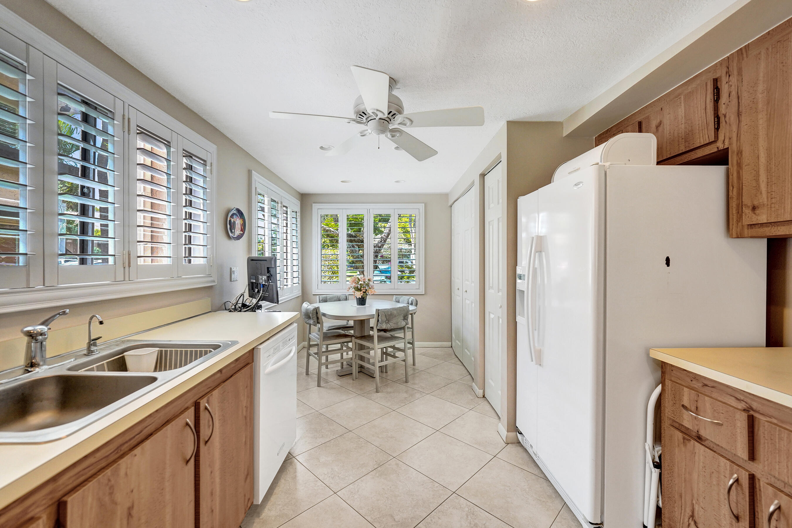 2160 SW 93 #1002, Davie FL 33324