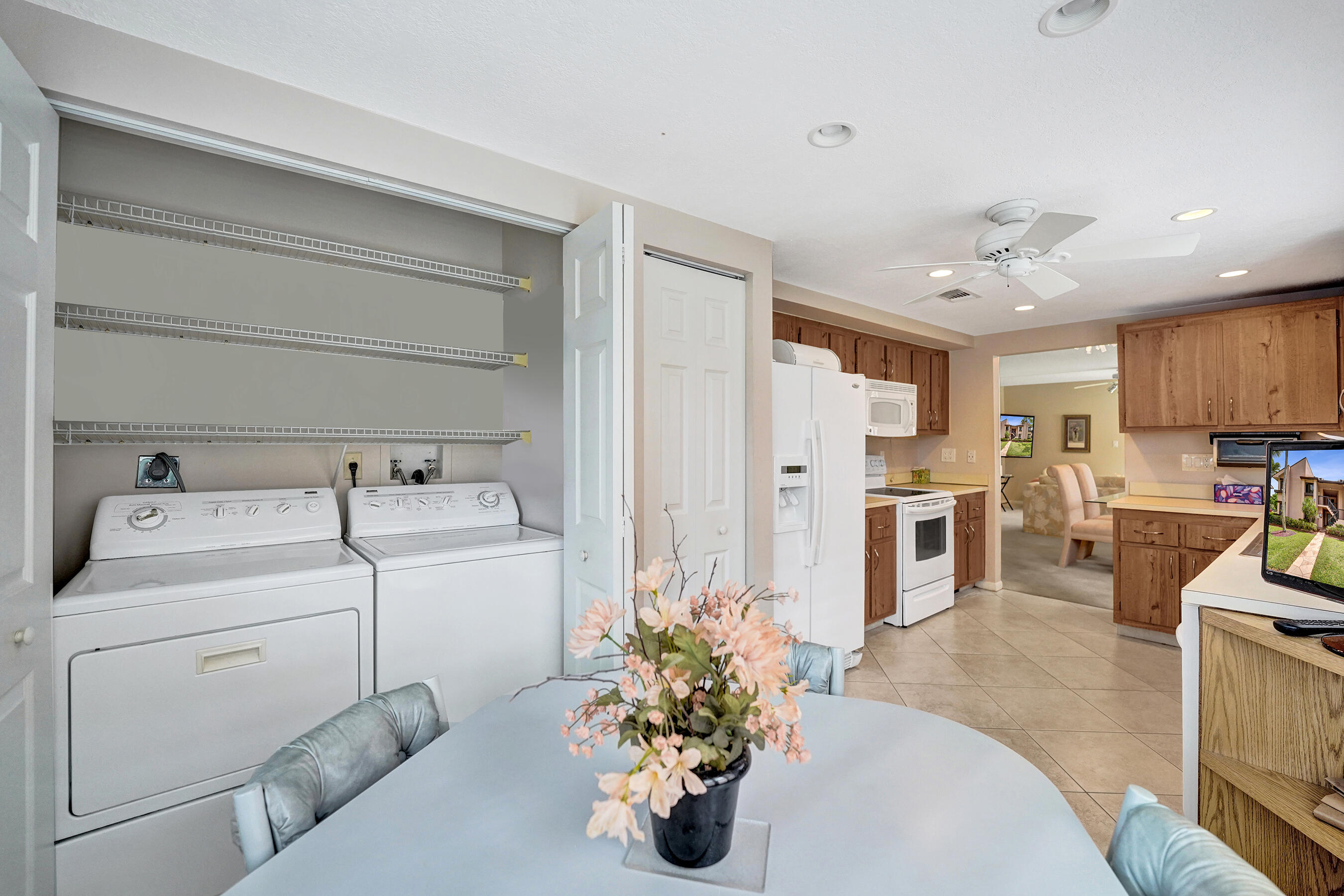 2160 SW 93 #1002, Davie FL 33324