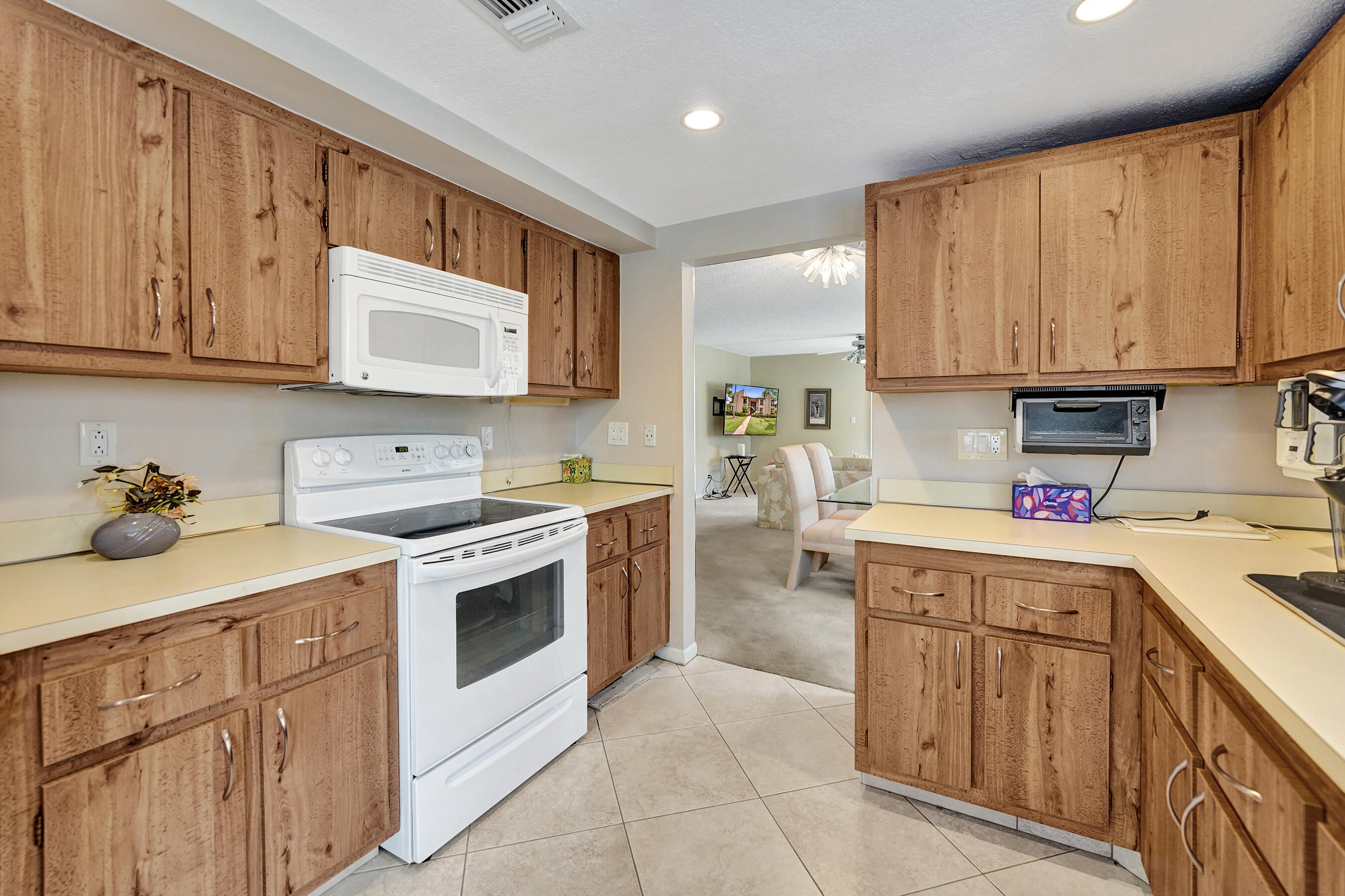 2160 SW 93 #1002, Davie FL 33324
