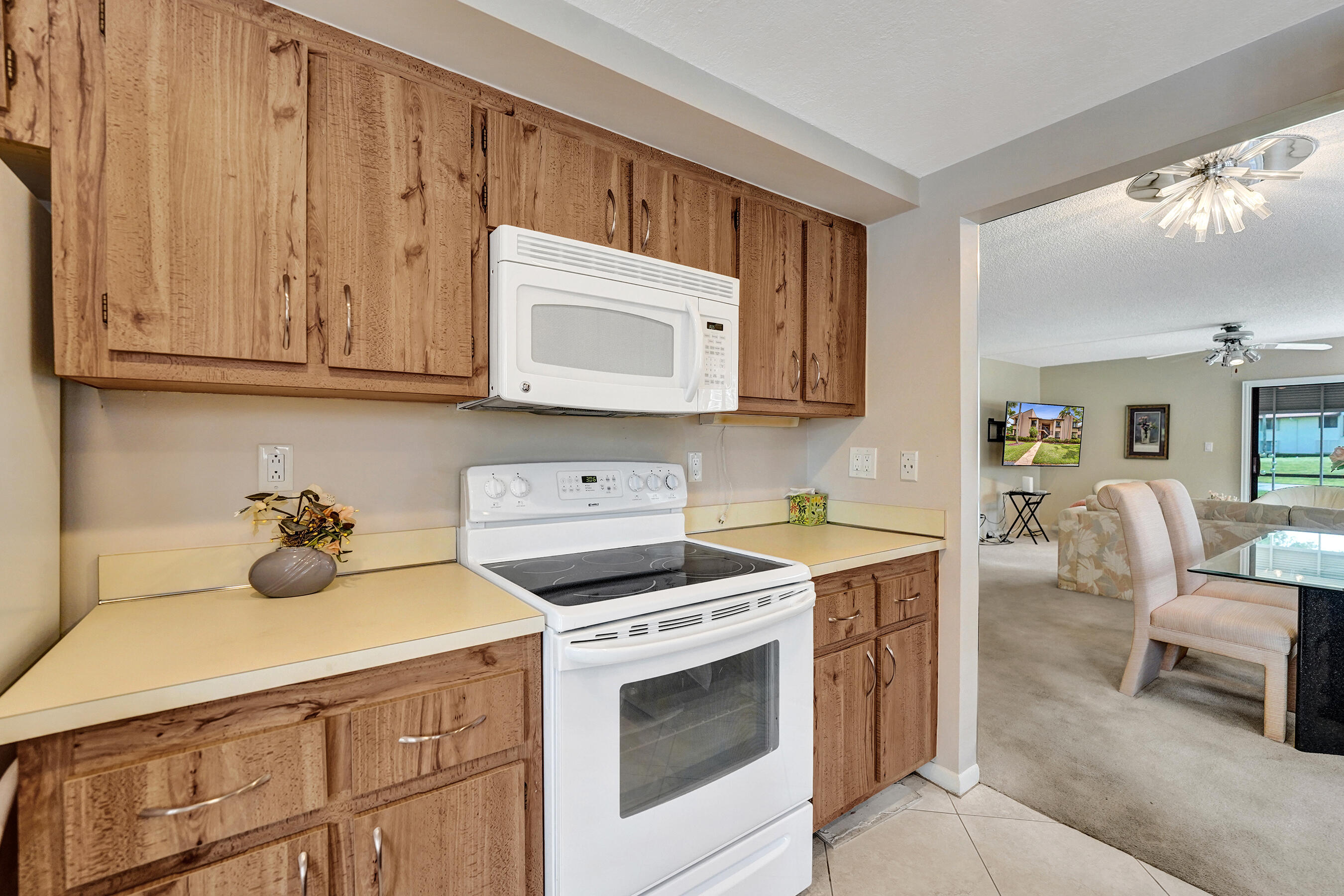 2160 SW 93 #1002, Davie FL 33324