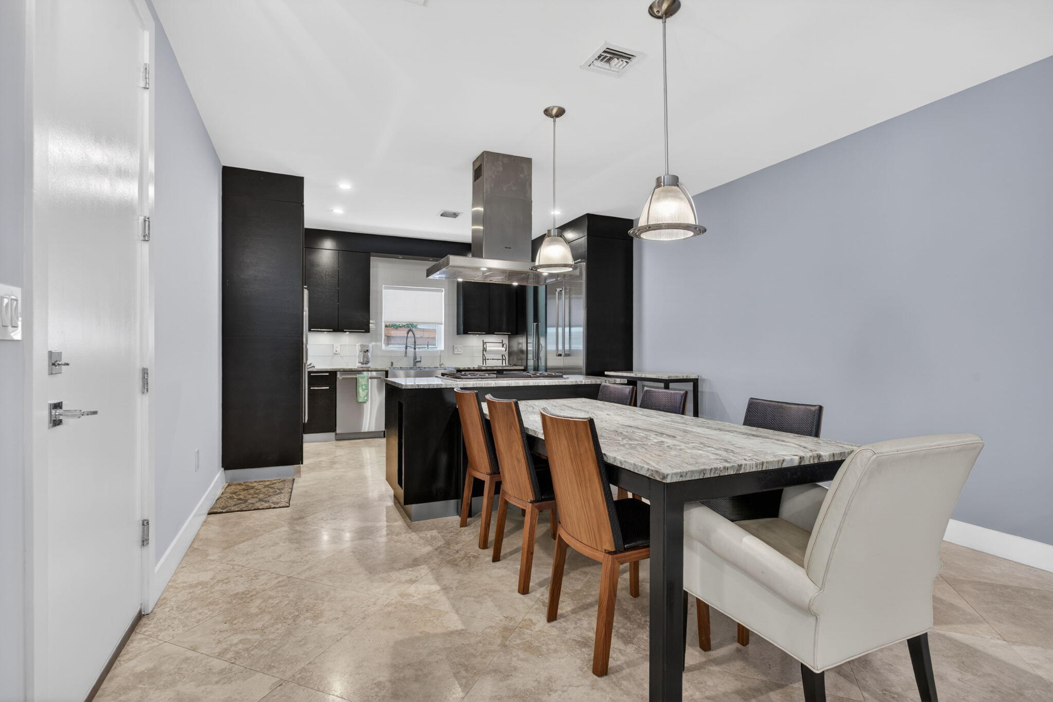 915 SE 2nd, Fort Lauderdale FL 33301