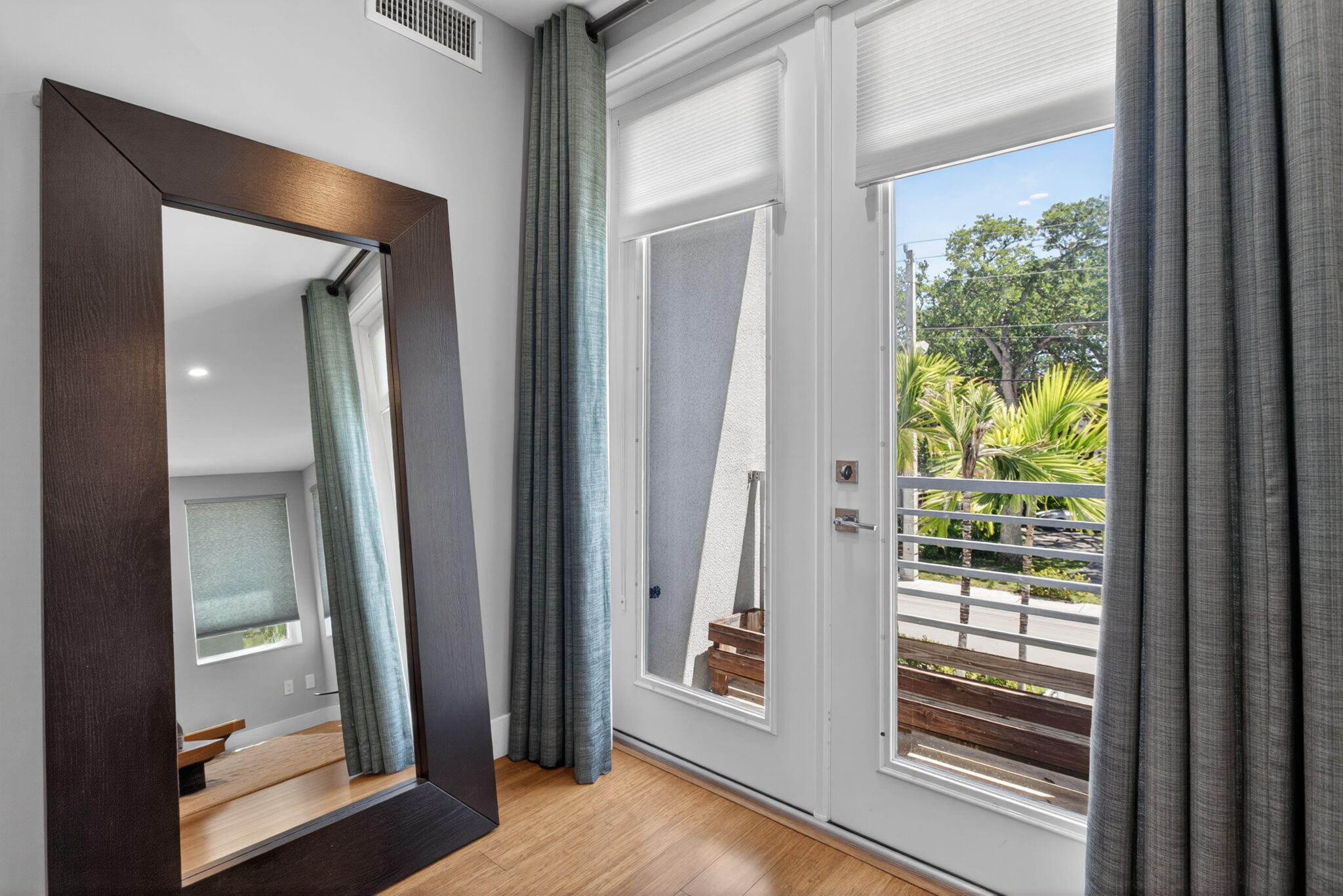 915 SE 2nd, Fort Lauderdale FL 33301