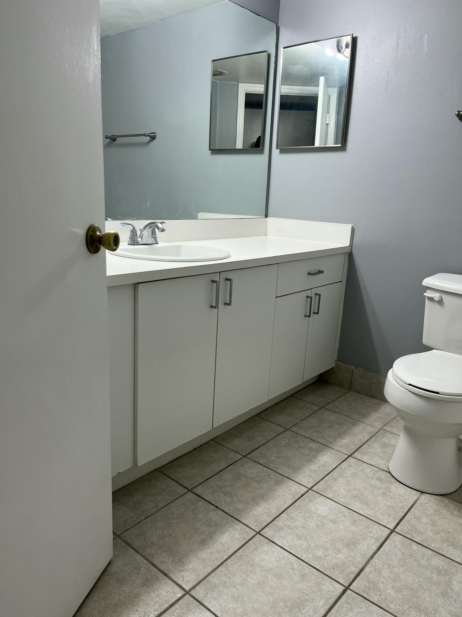 1000 Crestwood #1009, Royal Palm Beach FL 33411