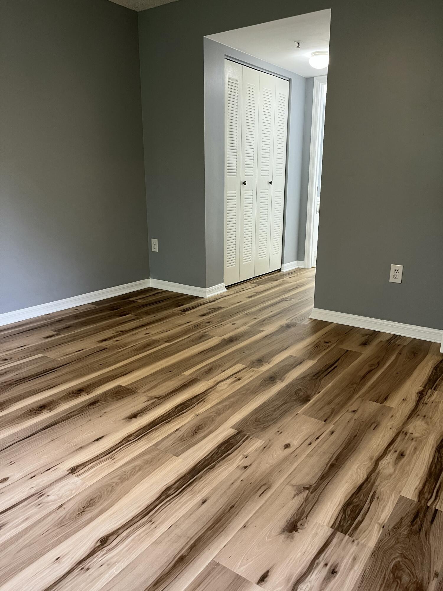 1000 Crestwood #1009, Royal Palm Beach FL 33411
