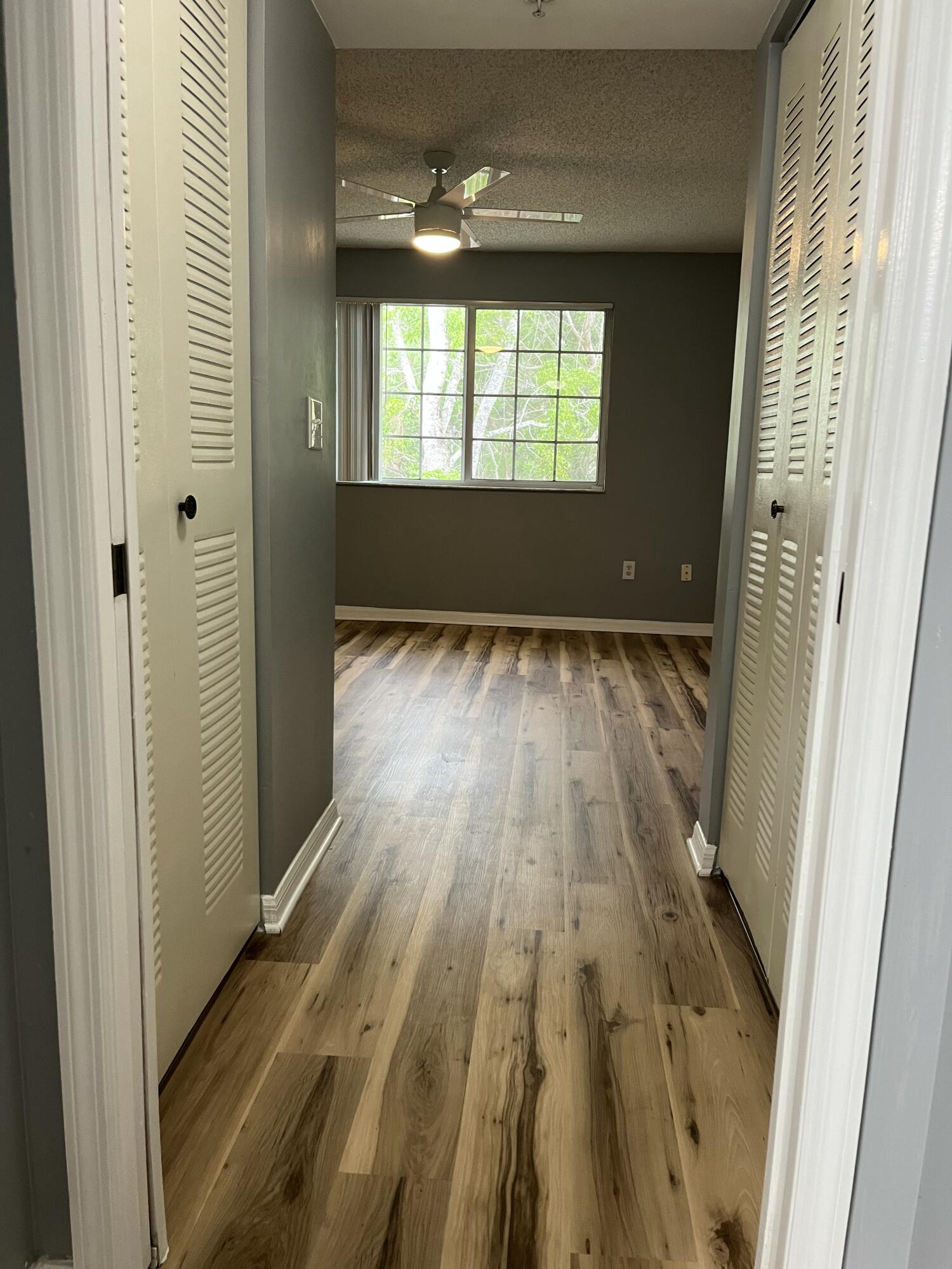 1000 Crestwood #1009, Royal Palm Beach FL 33411