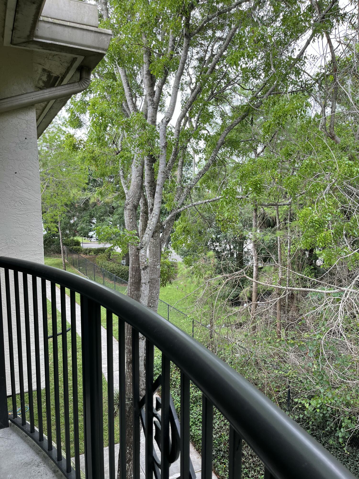 1000 Crestwood #1009, Royal Palm Beach FL 33411