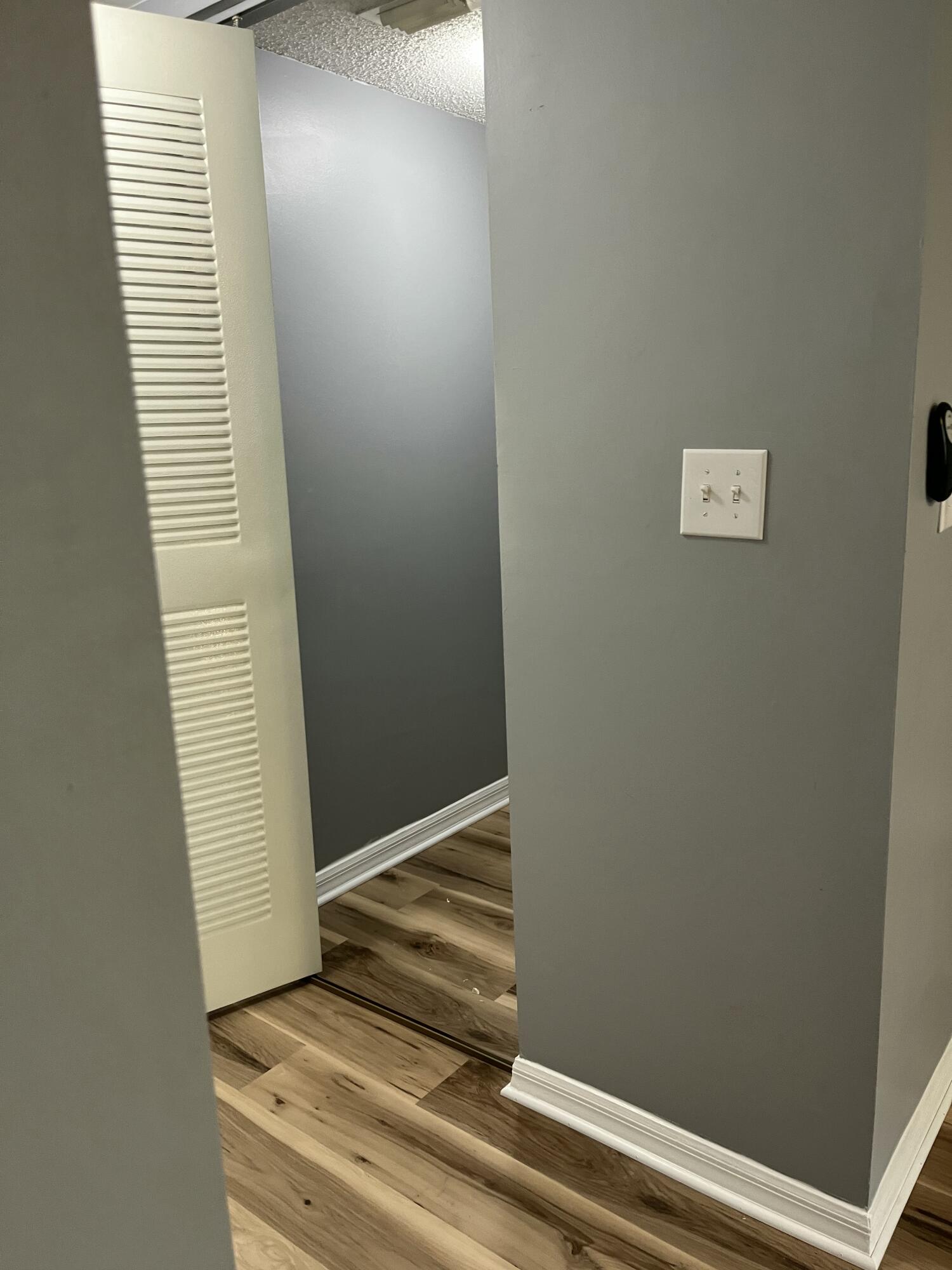 1000 Crestwood #1009, Royal Palm Beach FL 33411