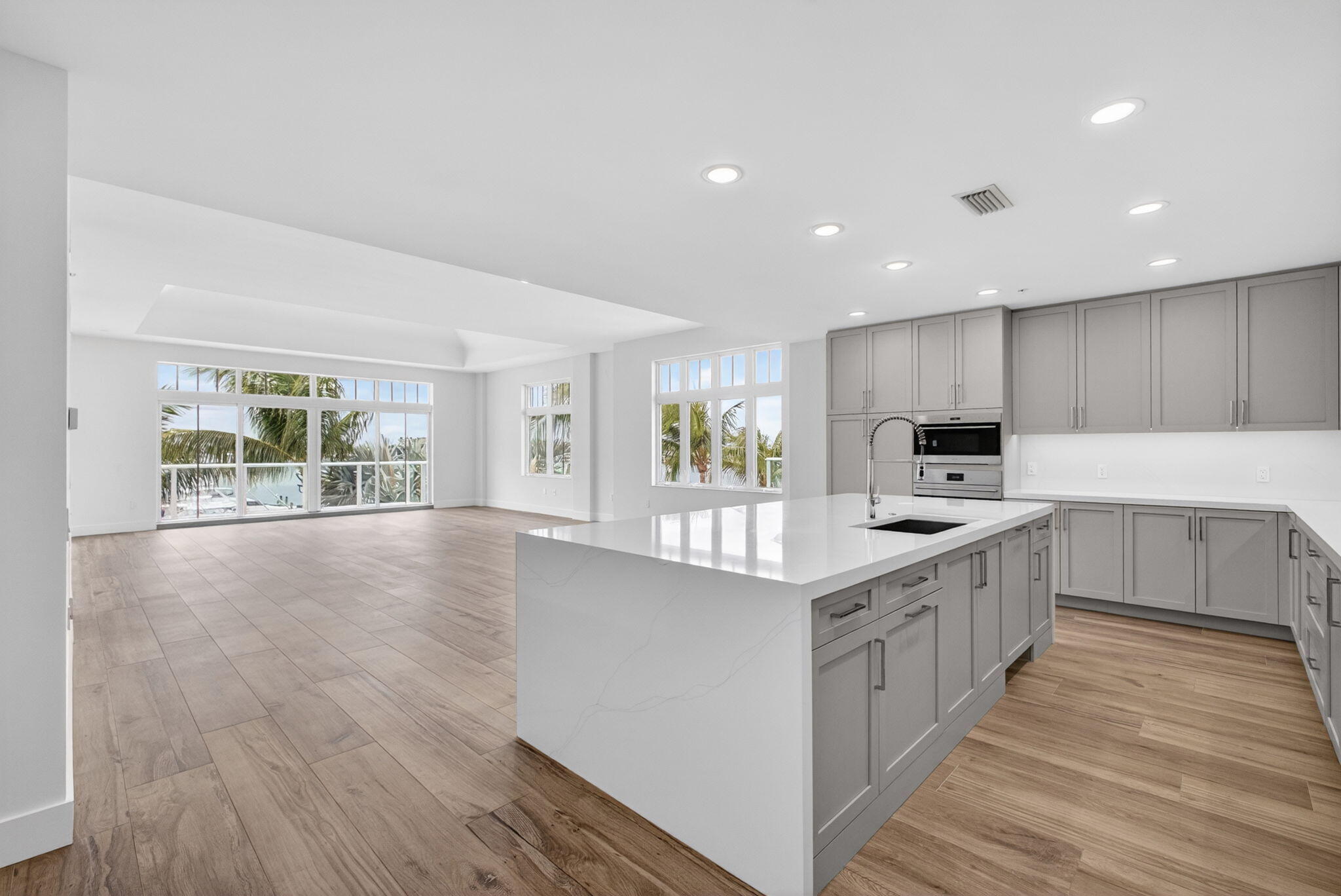 176 Lake #1-302, Palm Beach Shores FL 33404