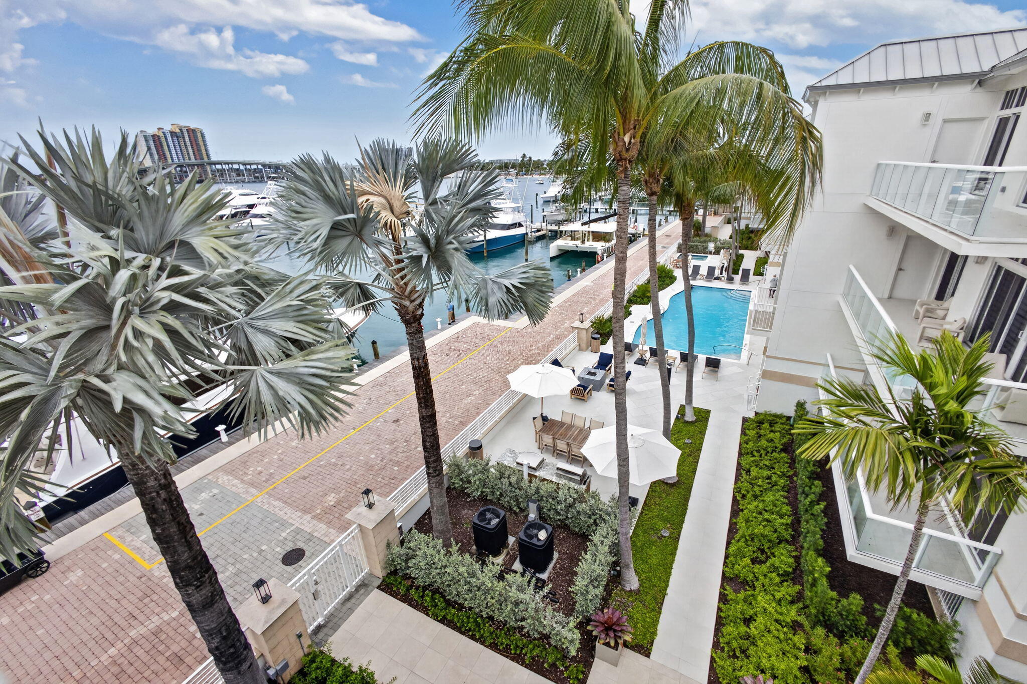 176 Lake #1-302, Palm Beach Shores FL 33404