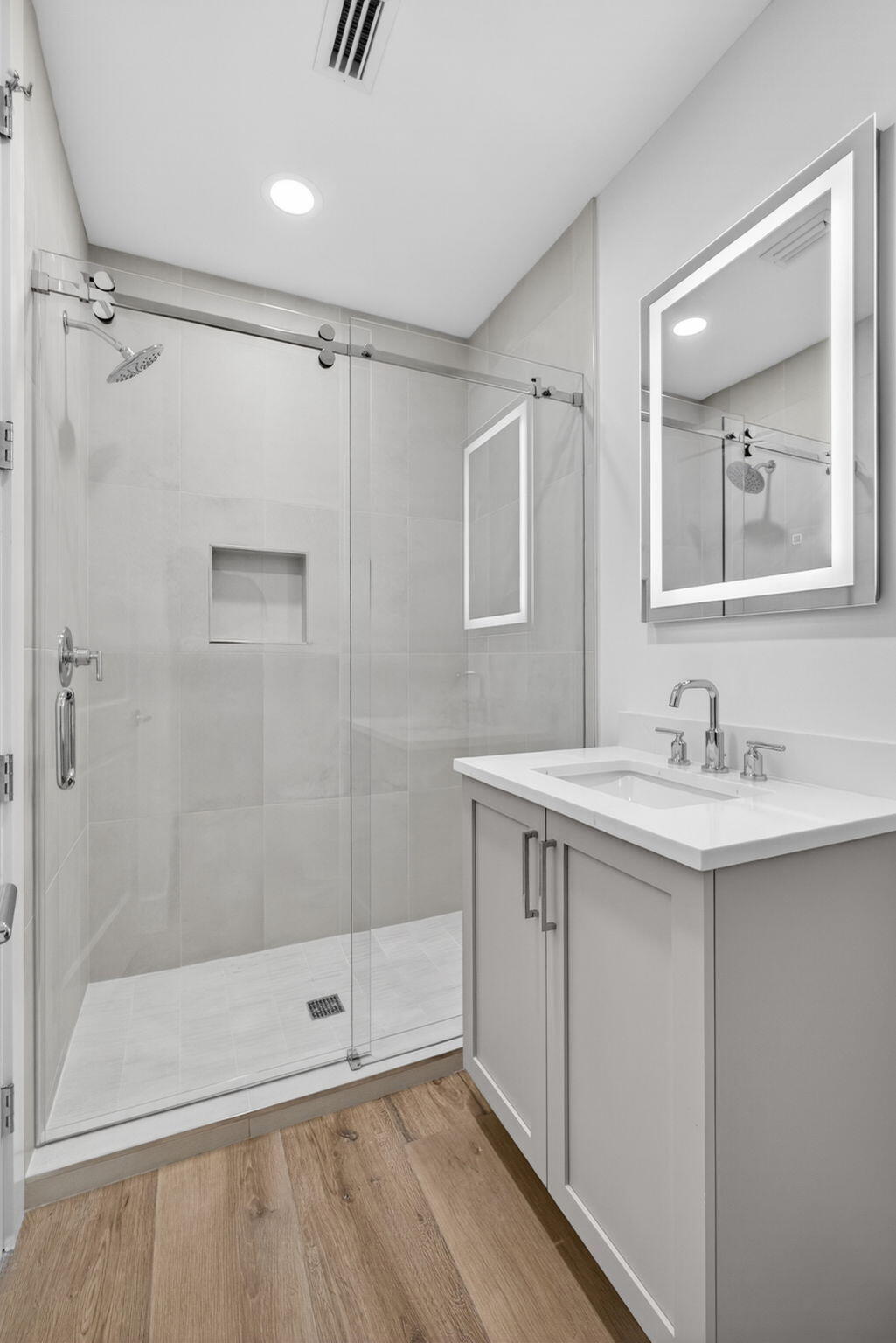 176 Lake #1-302, Palm Beach Shores FL 33404