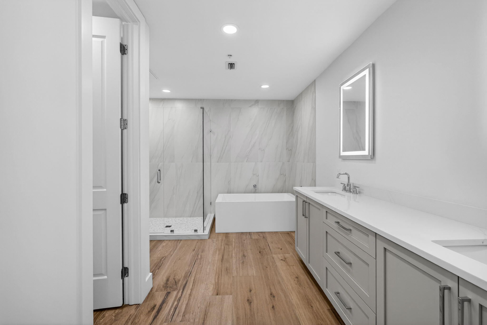 176 Lake #1-302, Palm Beach Shores FL 33404