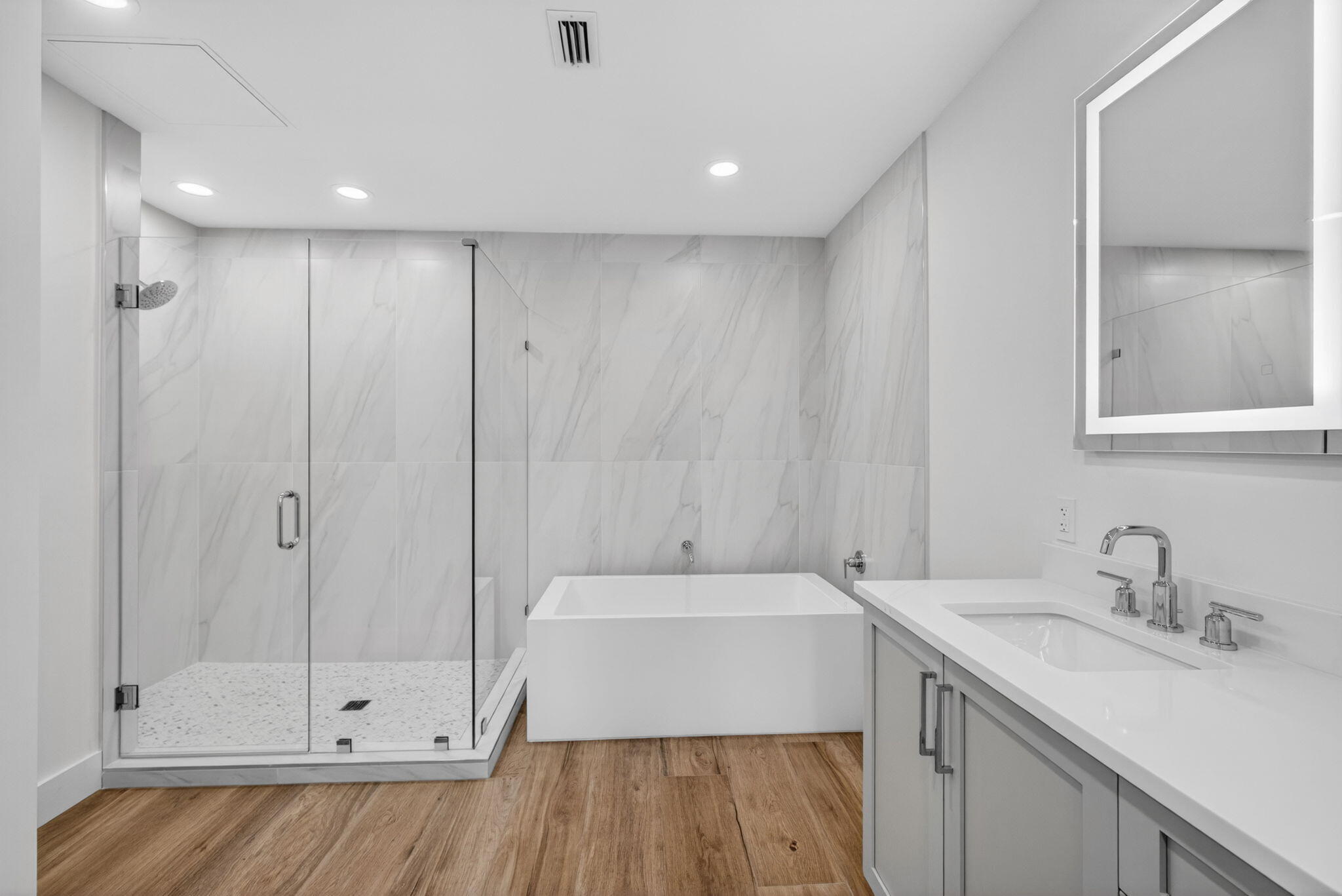 176 Lake #1-302, Palm Beach Shores FL 33404