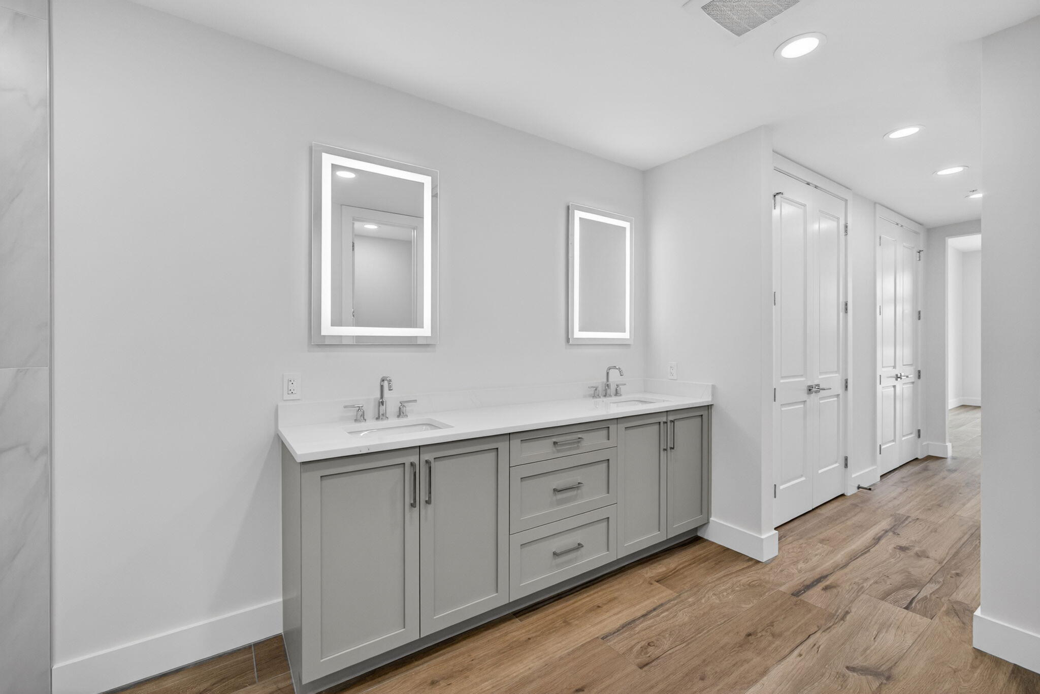176 Lake #1-302, Palm Beach Shores FL 33404