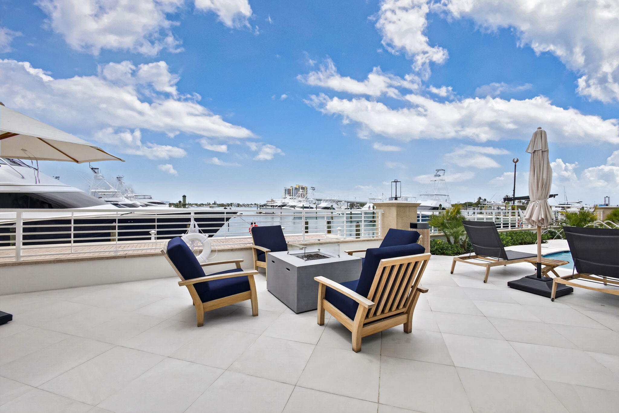 176 Lake #1-302, Palm Beach Shores FL 33404