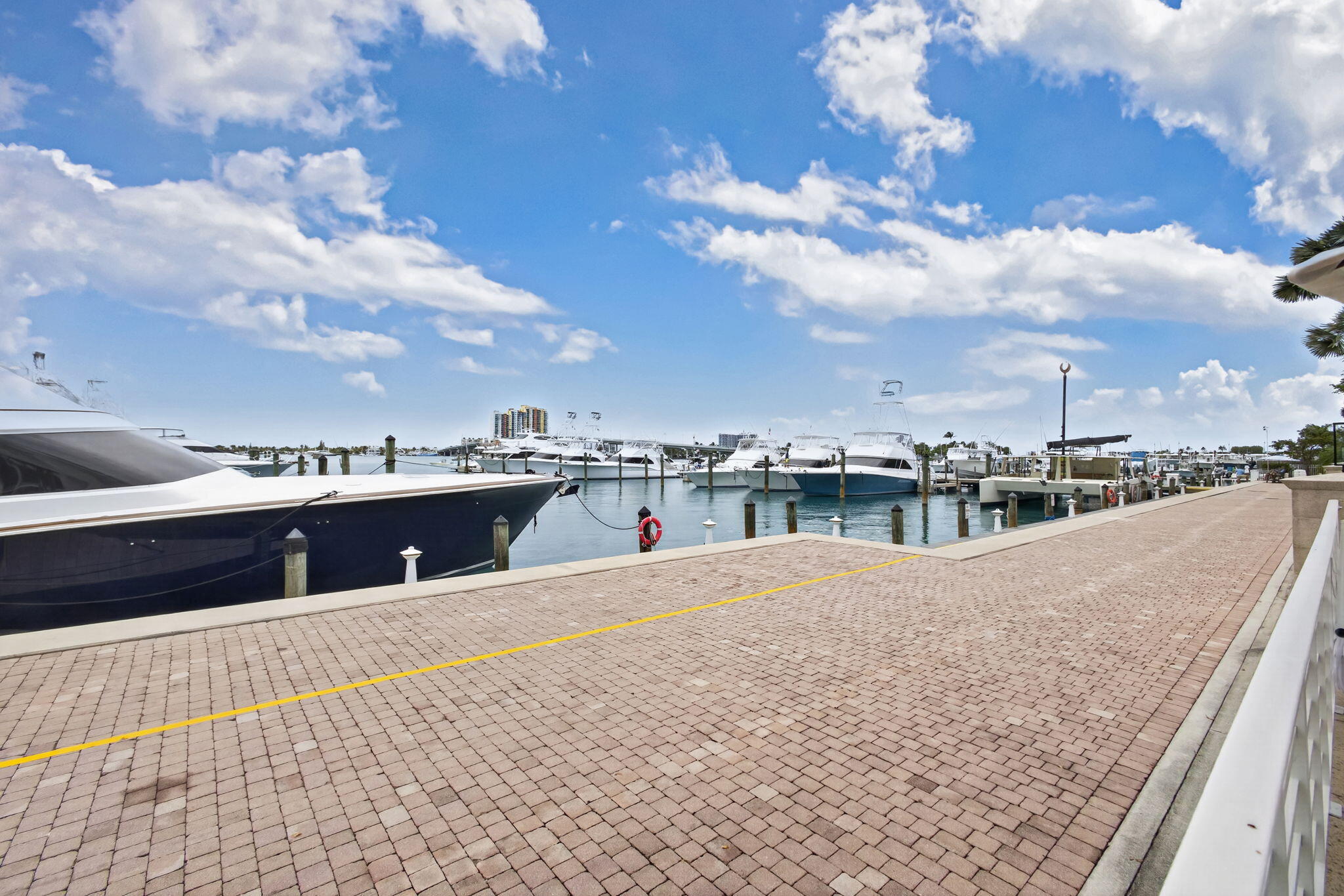 176 Lake #1-302, Palm Beach Shores FL 33404