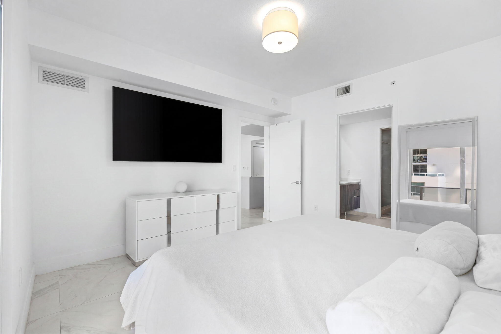 488 NE 18th #905, Miami FL 33132