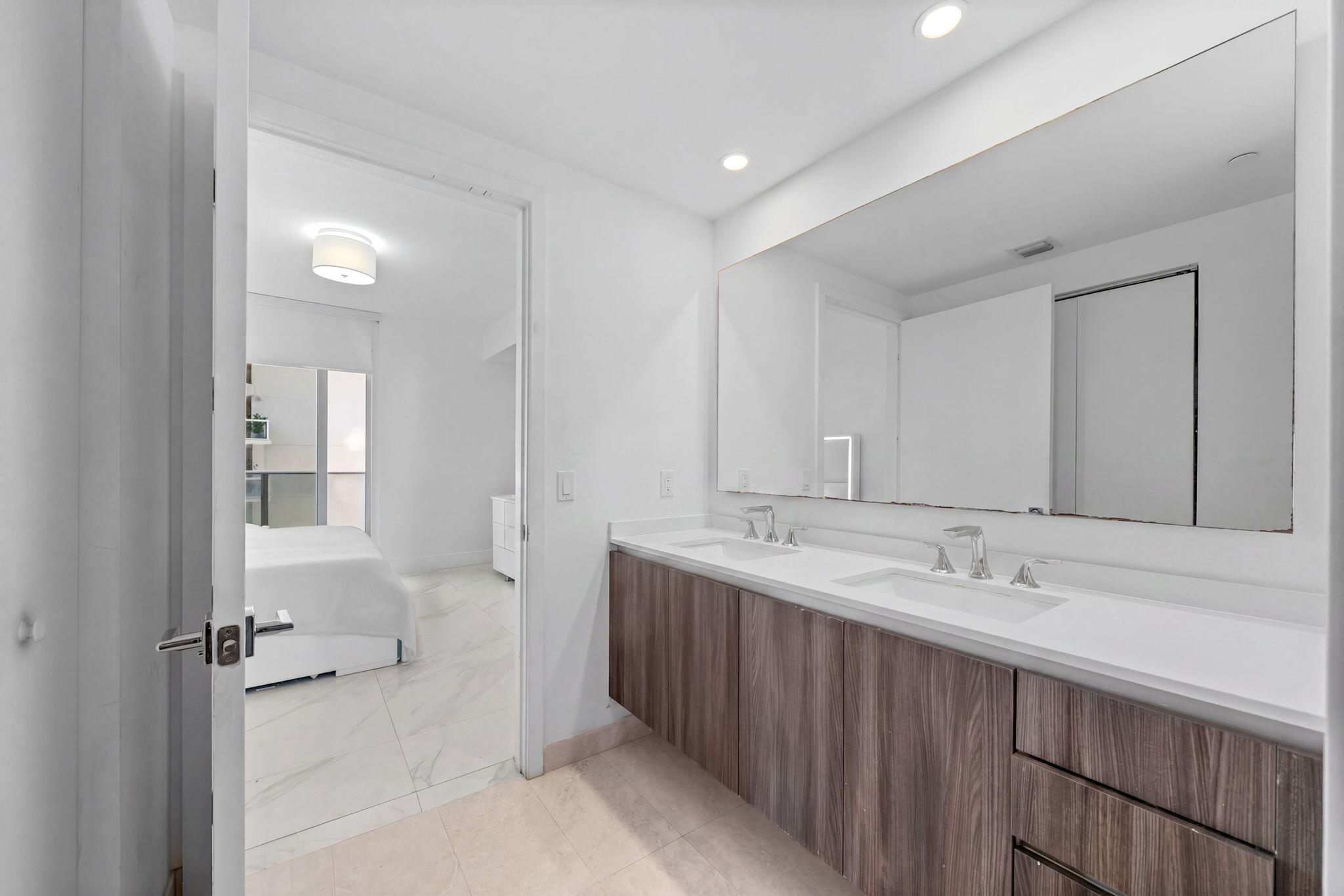 488 NE 18th #905, Miami FL 33132