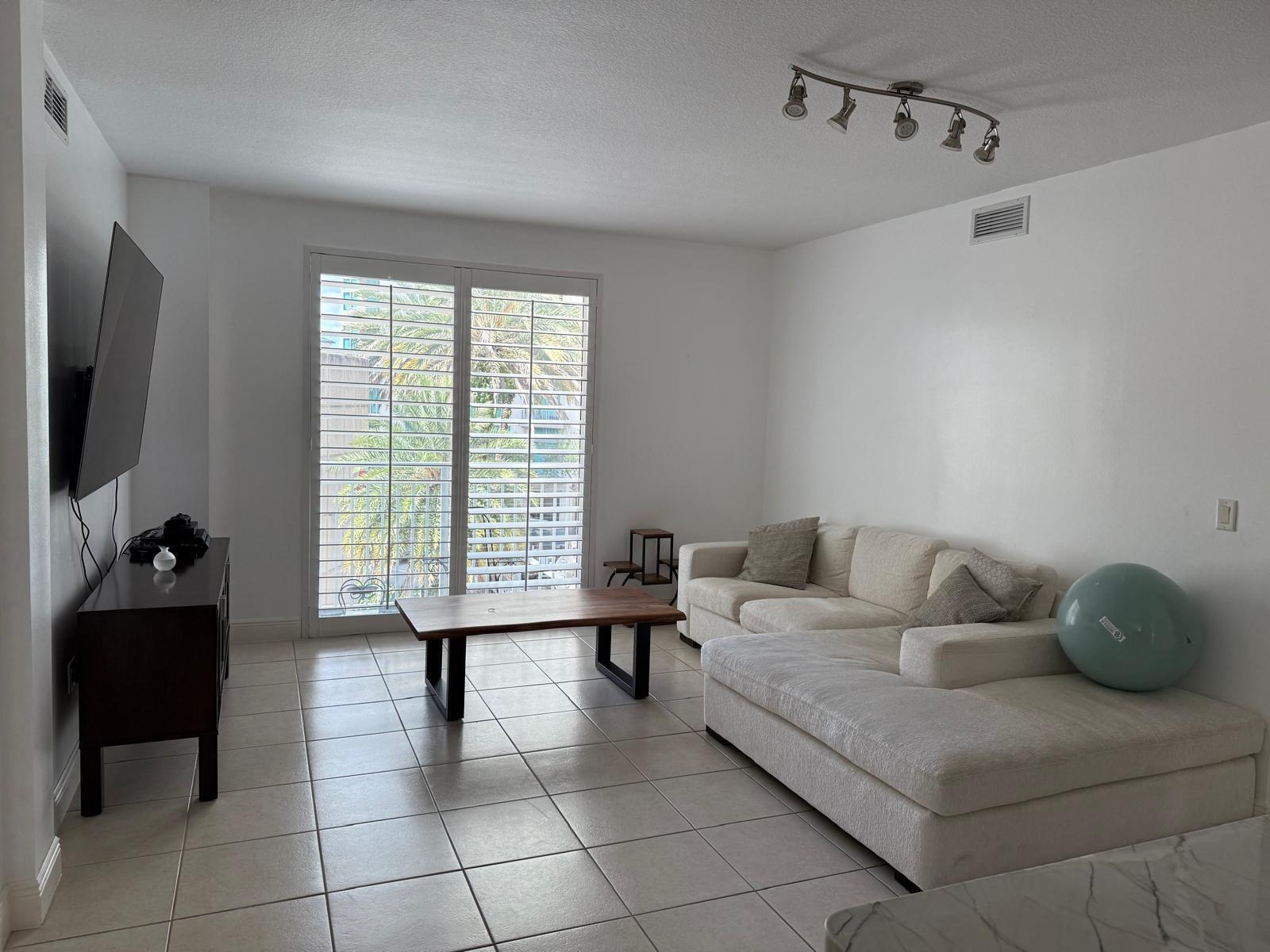 7275 SW 90th #G311, Miami FL 33156