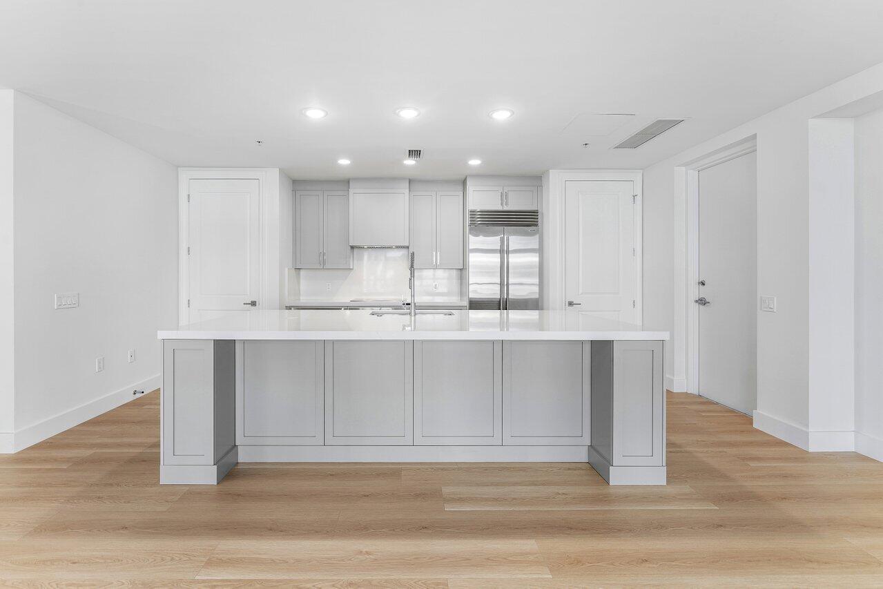 178 Lake #4102, Palm Beach Shores FL 33404
