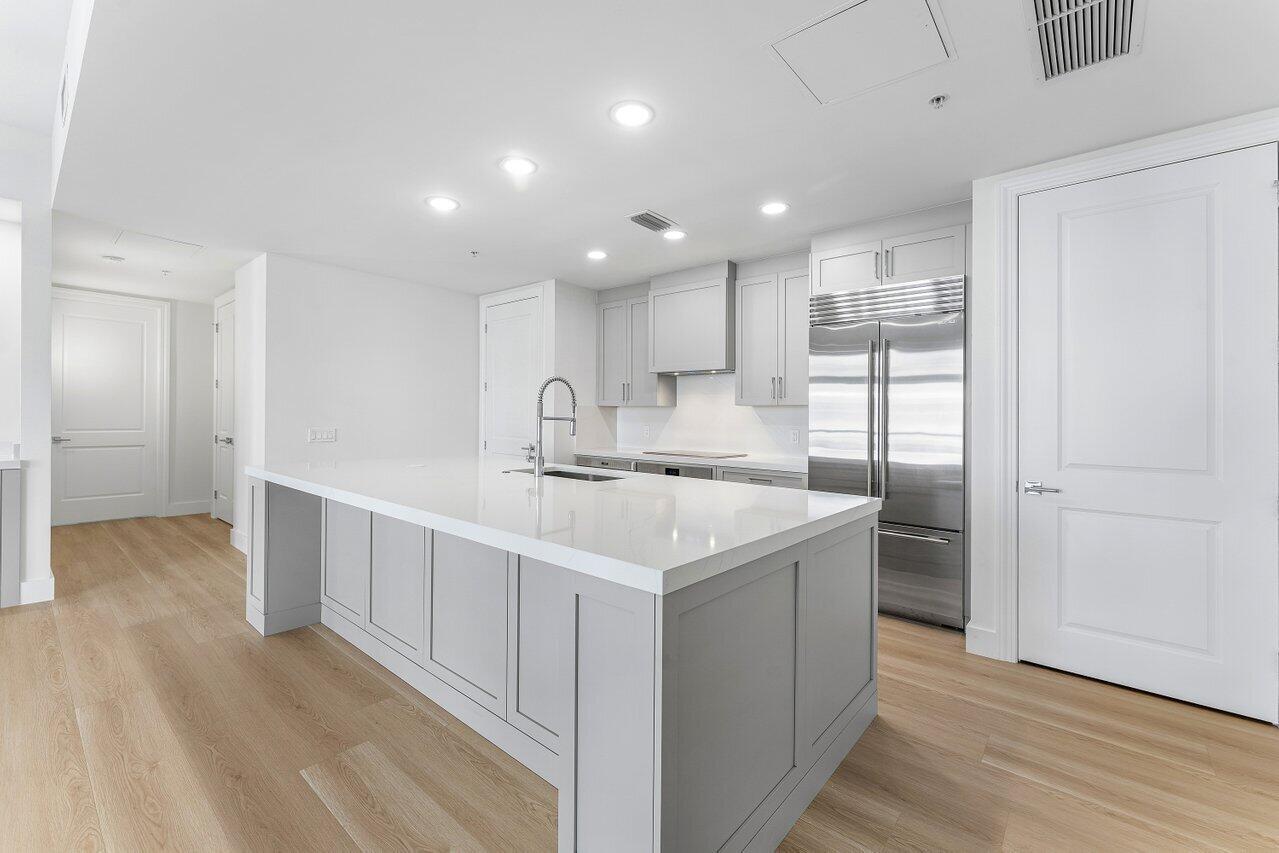 178 Lake #4102, Palm Beach Shores FL 33404