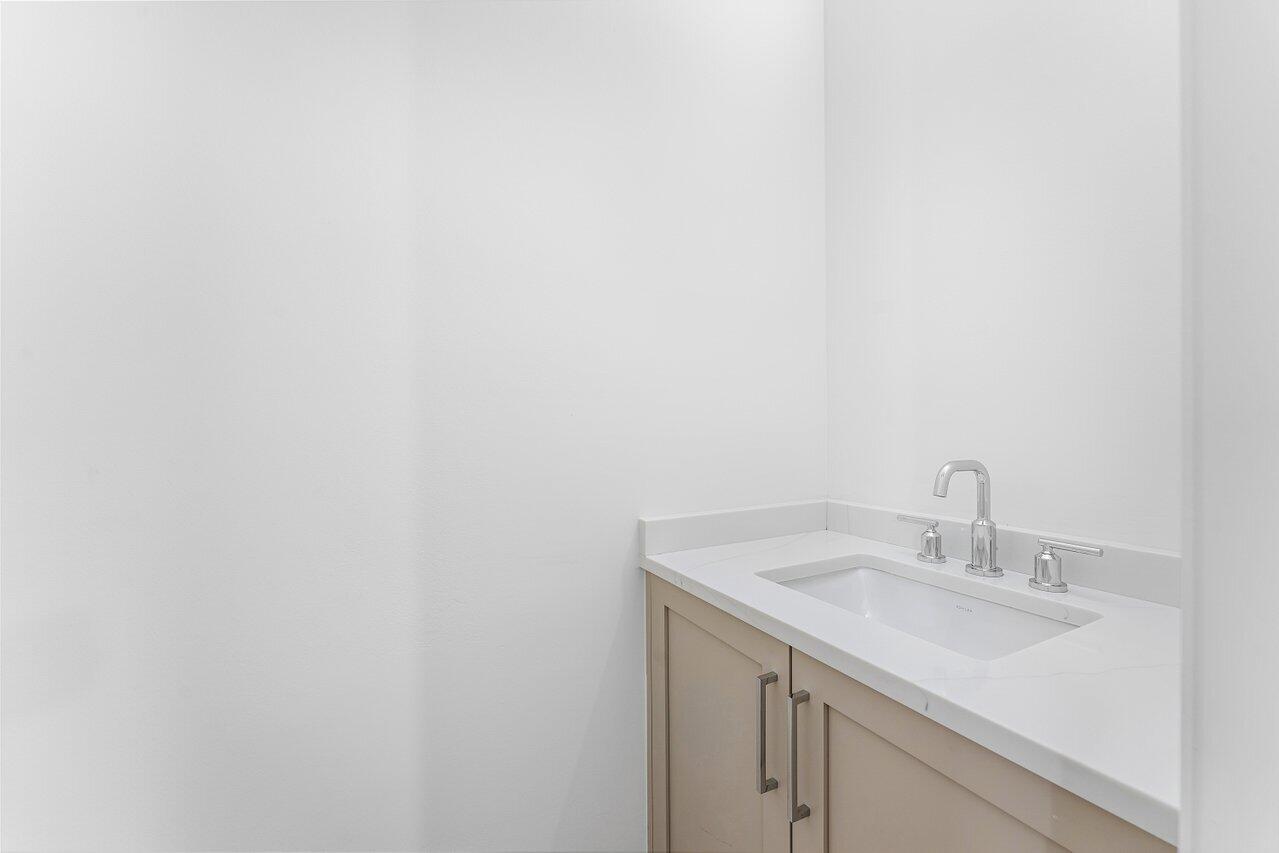 178 Lake #4102, Palm Beach Shores FL 33404