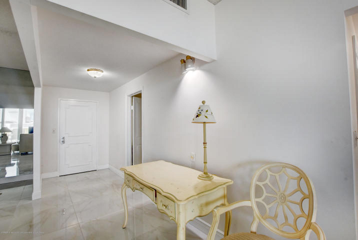 100 Worth #7, Palm Beach FL 33480
