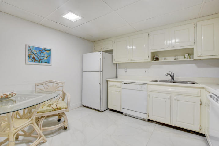 100 Worth #7, Palm Beach FL 33480
