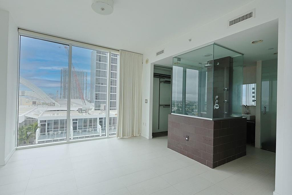 1040 Biscayne #1406, Miami FL 33132