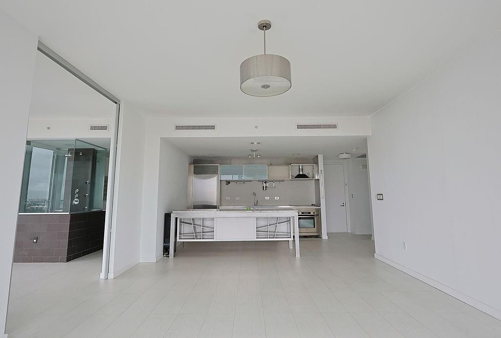 1040 Biscayne #1406, Miami FL 33132