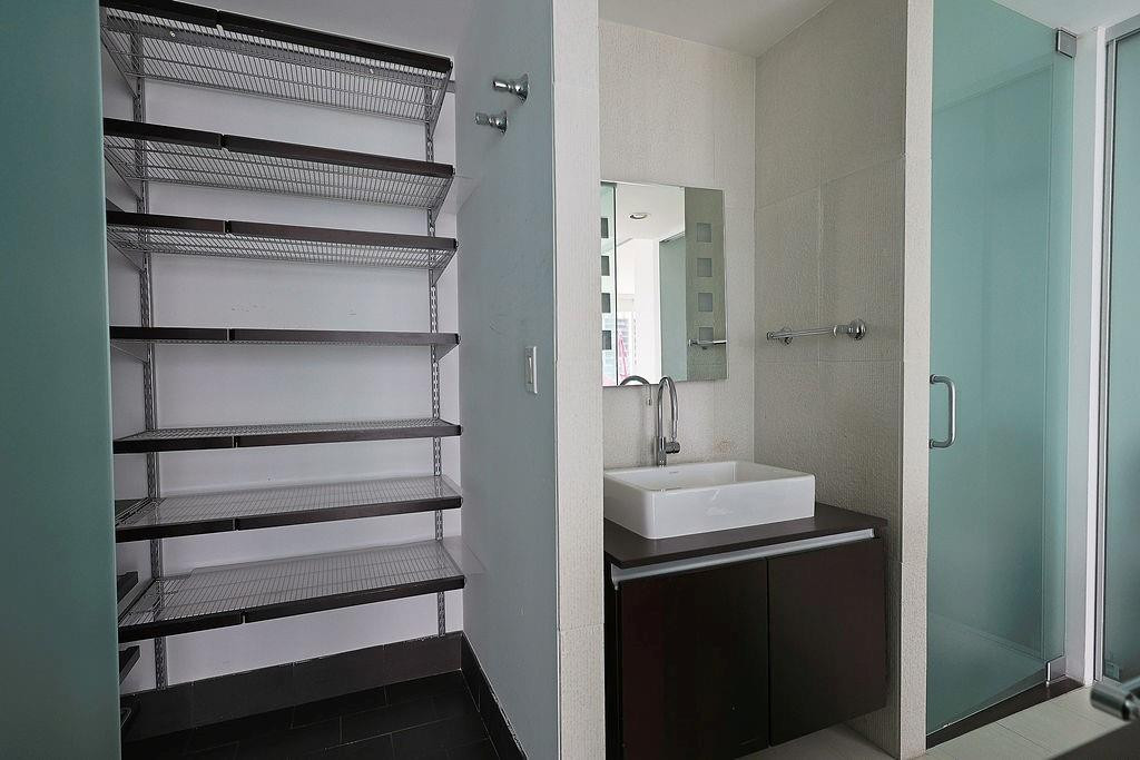 1040 Biscayne #1406, Miami FL 33132