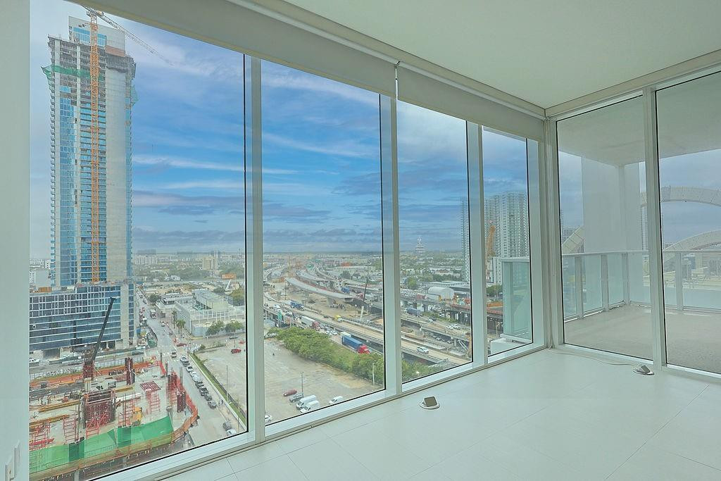 1040 Biscayne #1406, Miami FL 33132