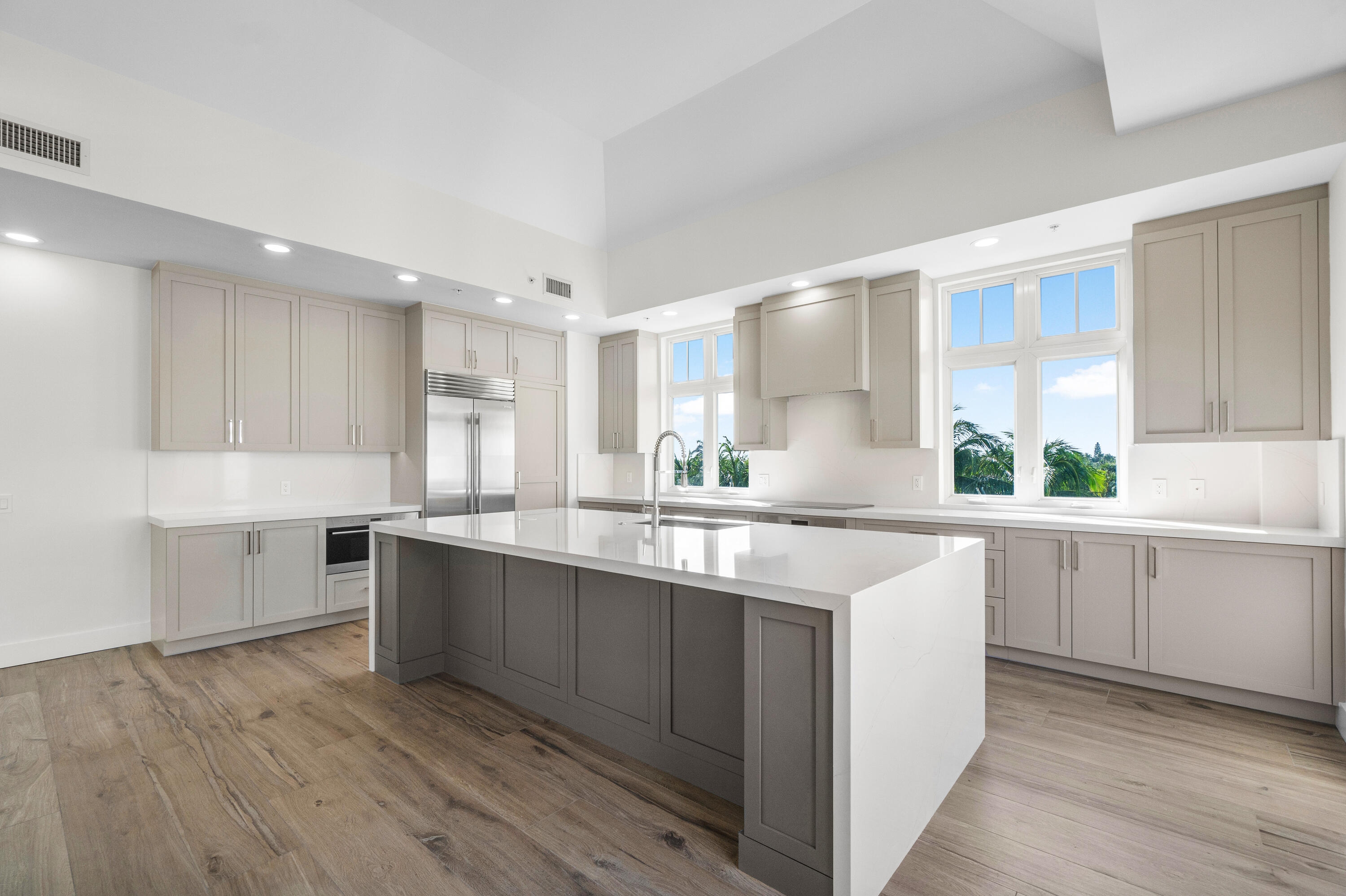 184 Lake #5302, Palm Beach Shores FL 33404