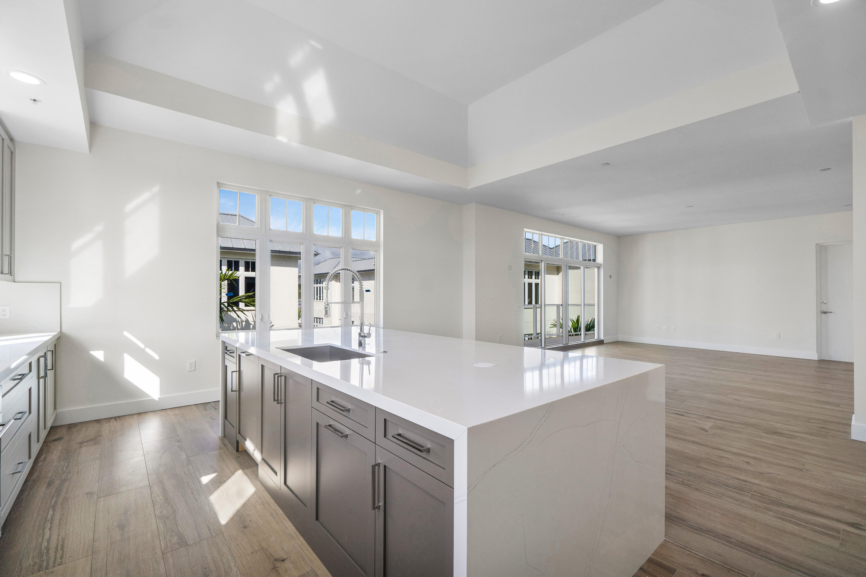 184 Lake #5302, Palm Beach Shores FL 33404