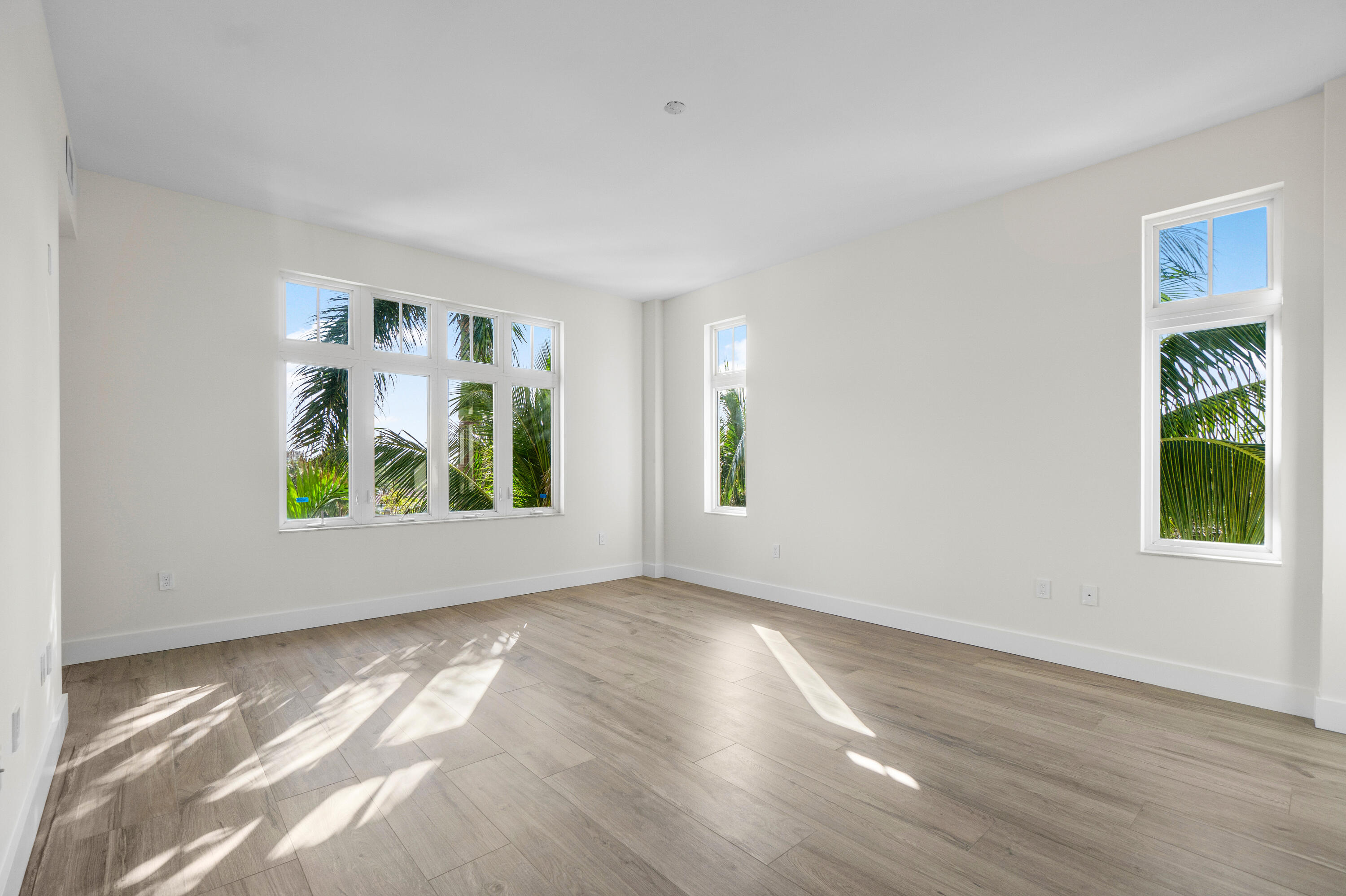 184 Lake #5302, Palm Beach Shores FL 33404
