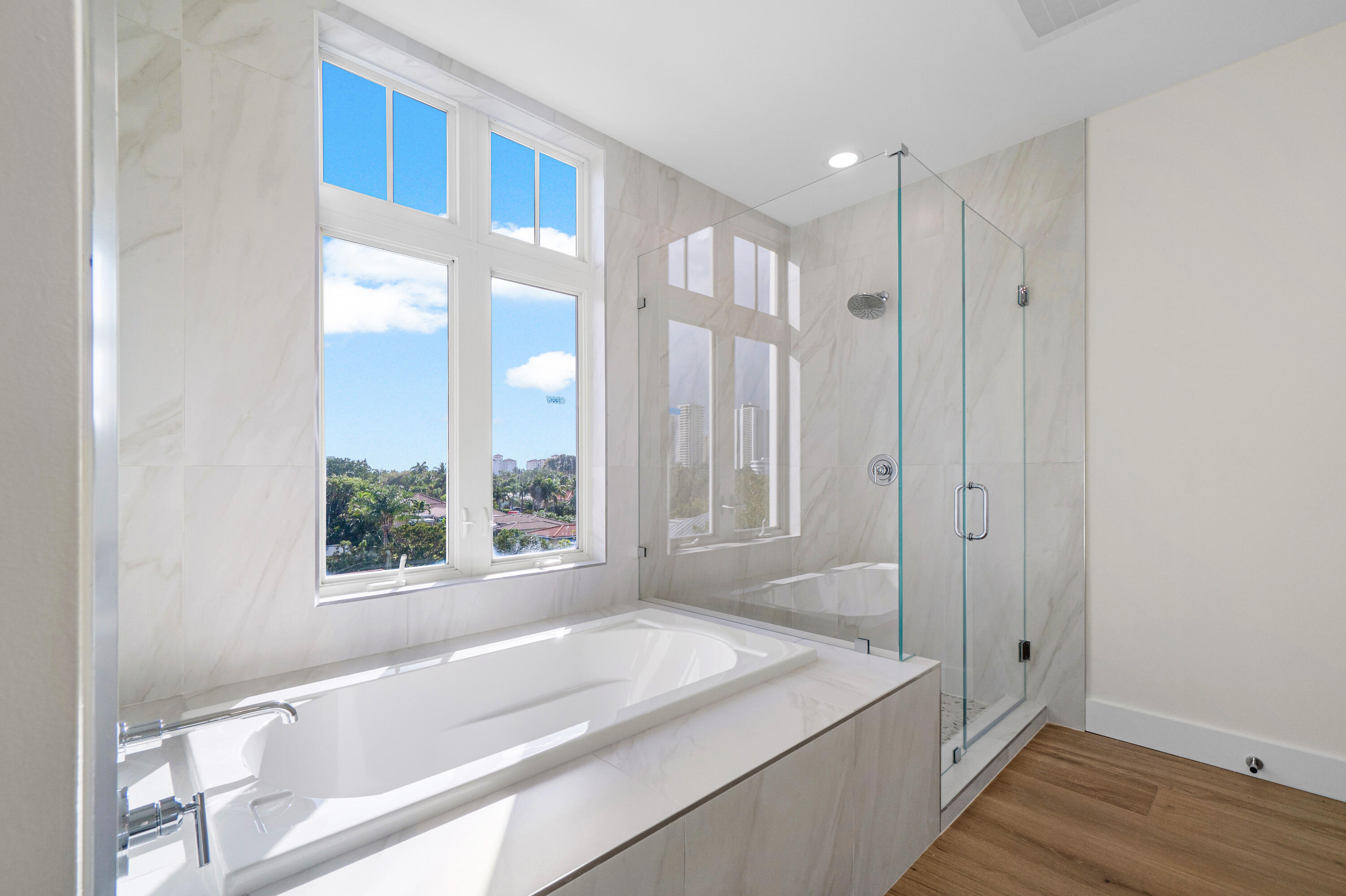 184 Lake #5302, Palm Beach Shores FL 33404