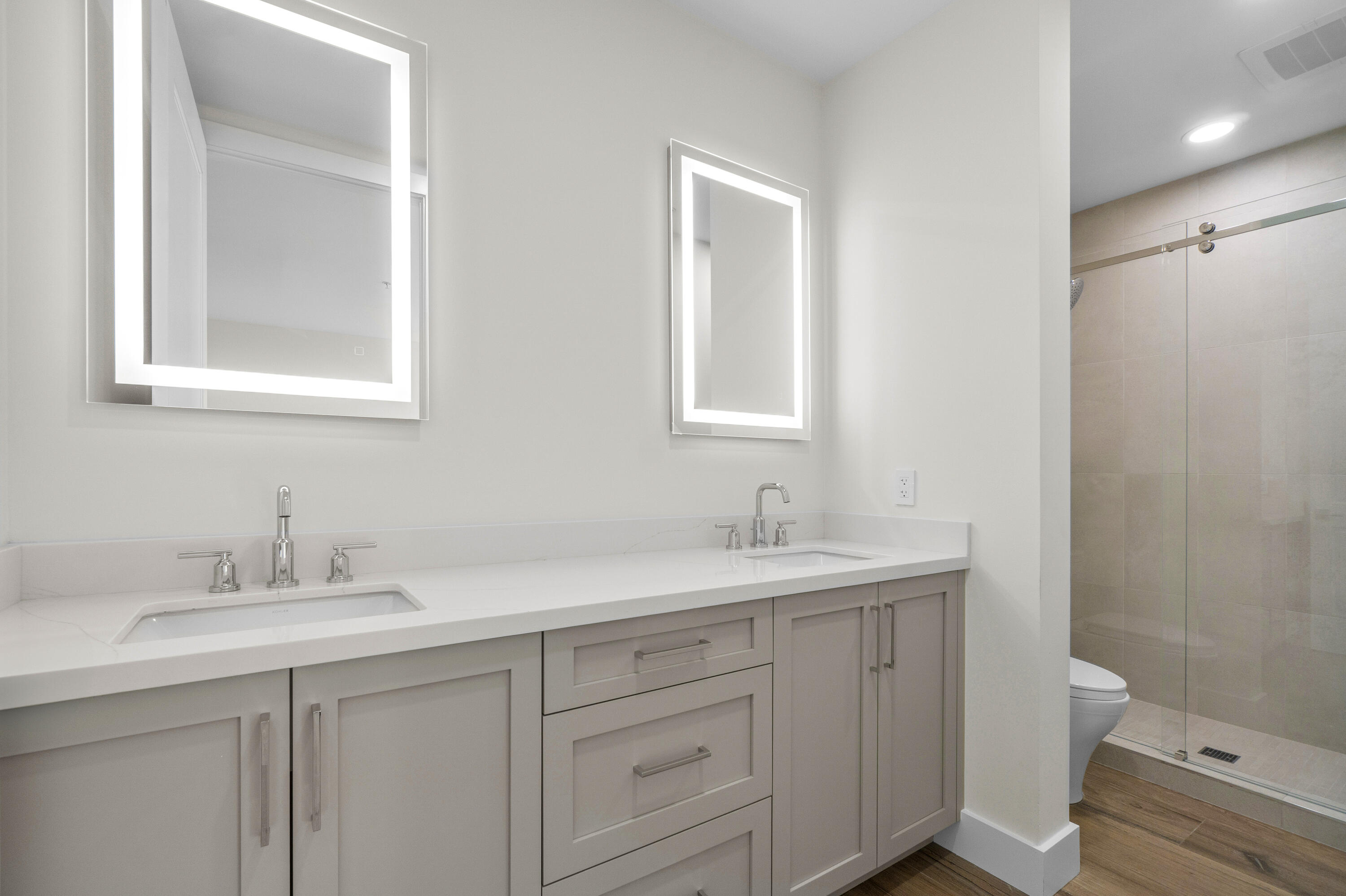 184 Lake #5302, Palm Beach Shores FL 33404