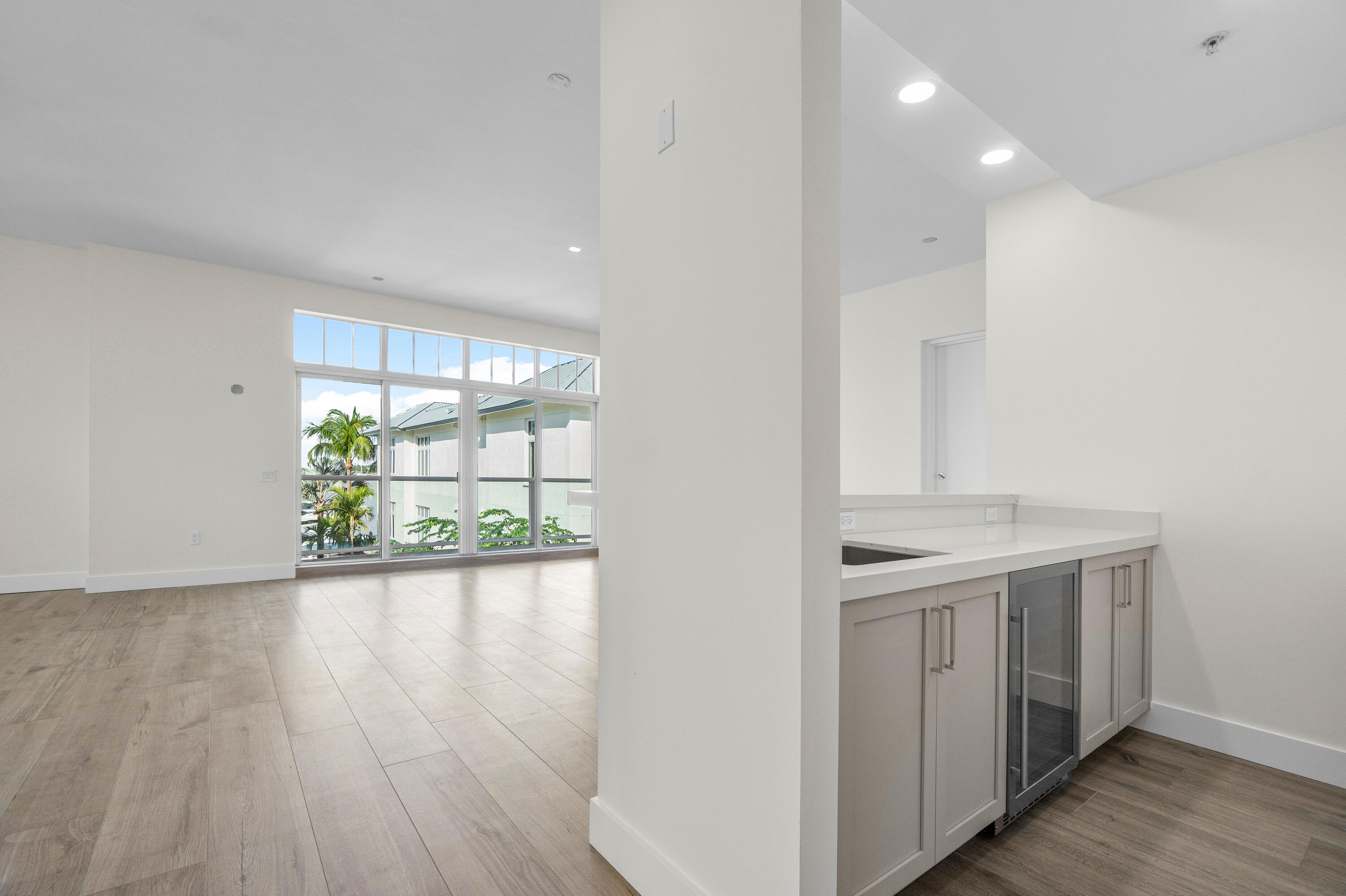 184 Lake #5302, Palm Beach Shores FL 33404