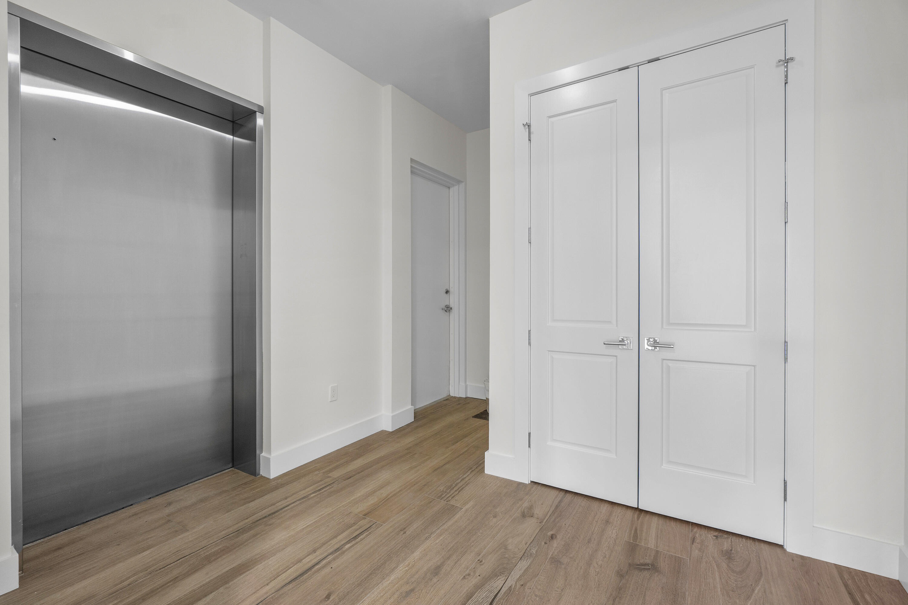 184 Lake #5302, Palm Beach Shores FL 33404