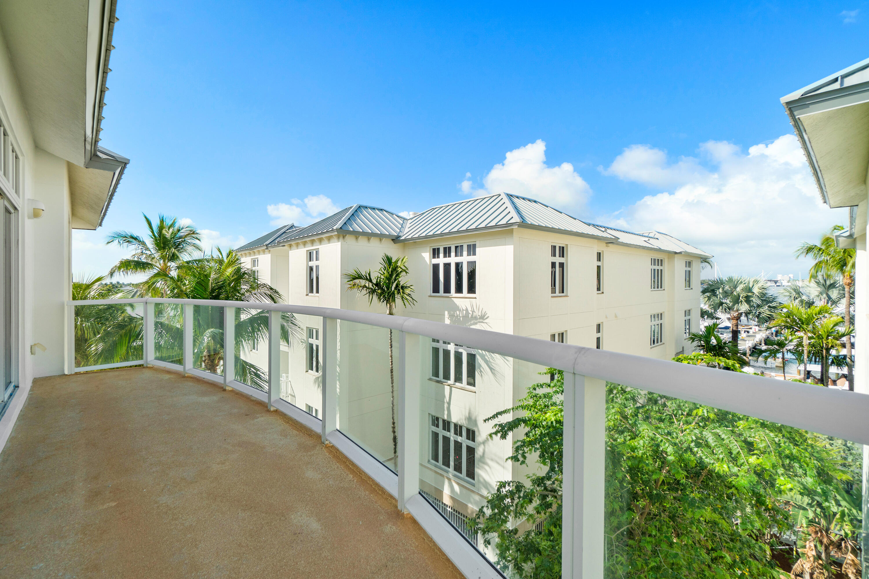 184 Lake #5302, Palm Beach Shores FL 33404