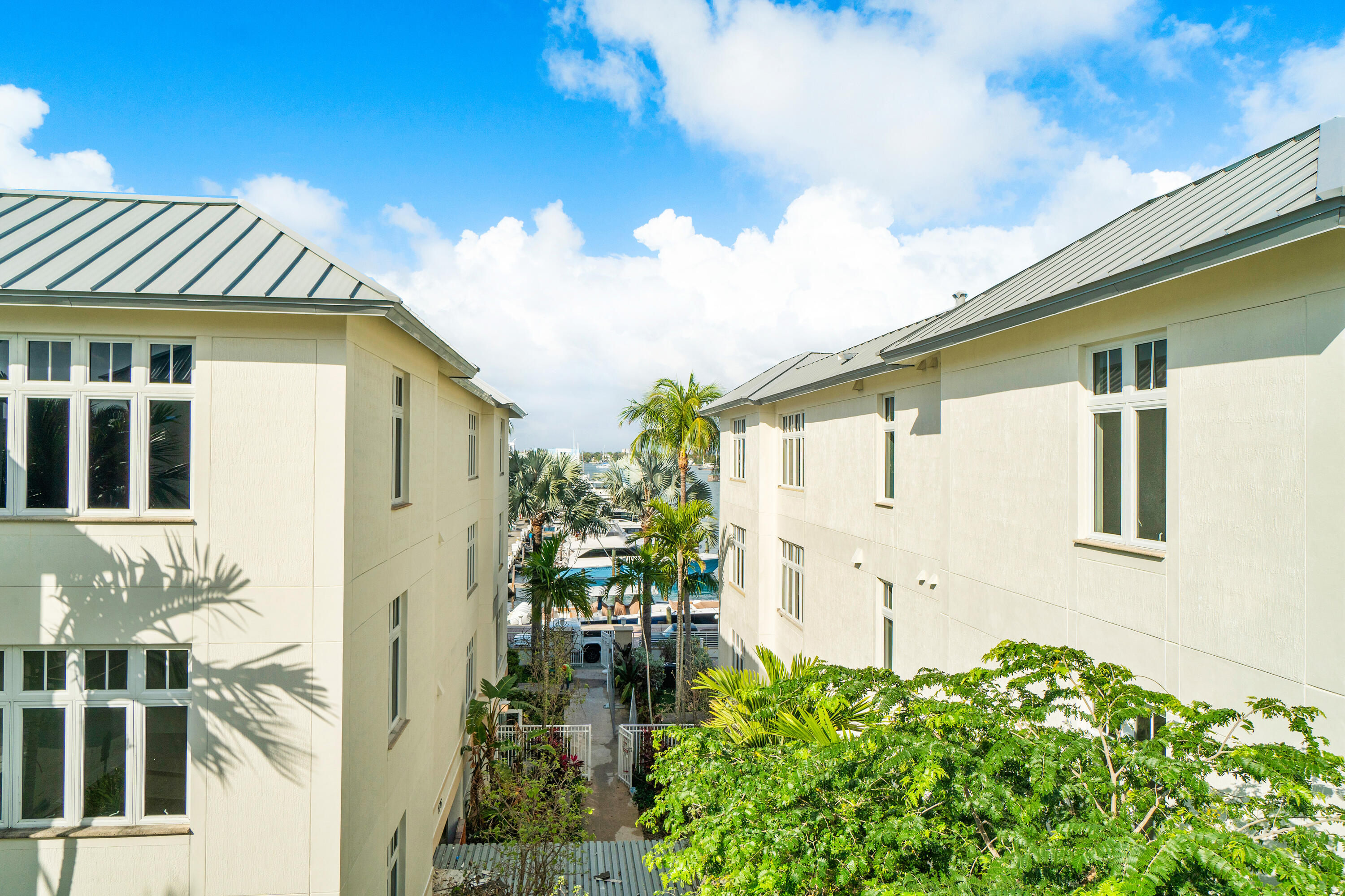184 Lake #5302, Palm Beach Shores FL 33404