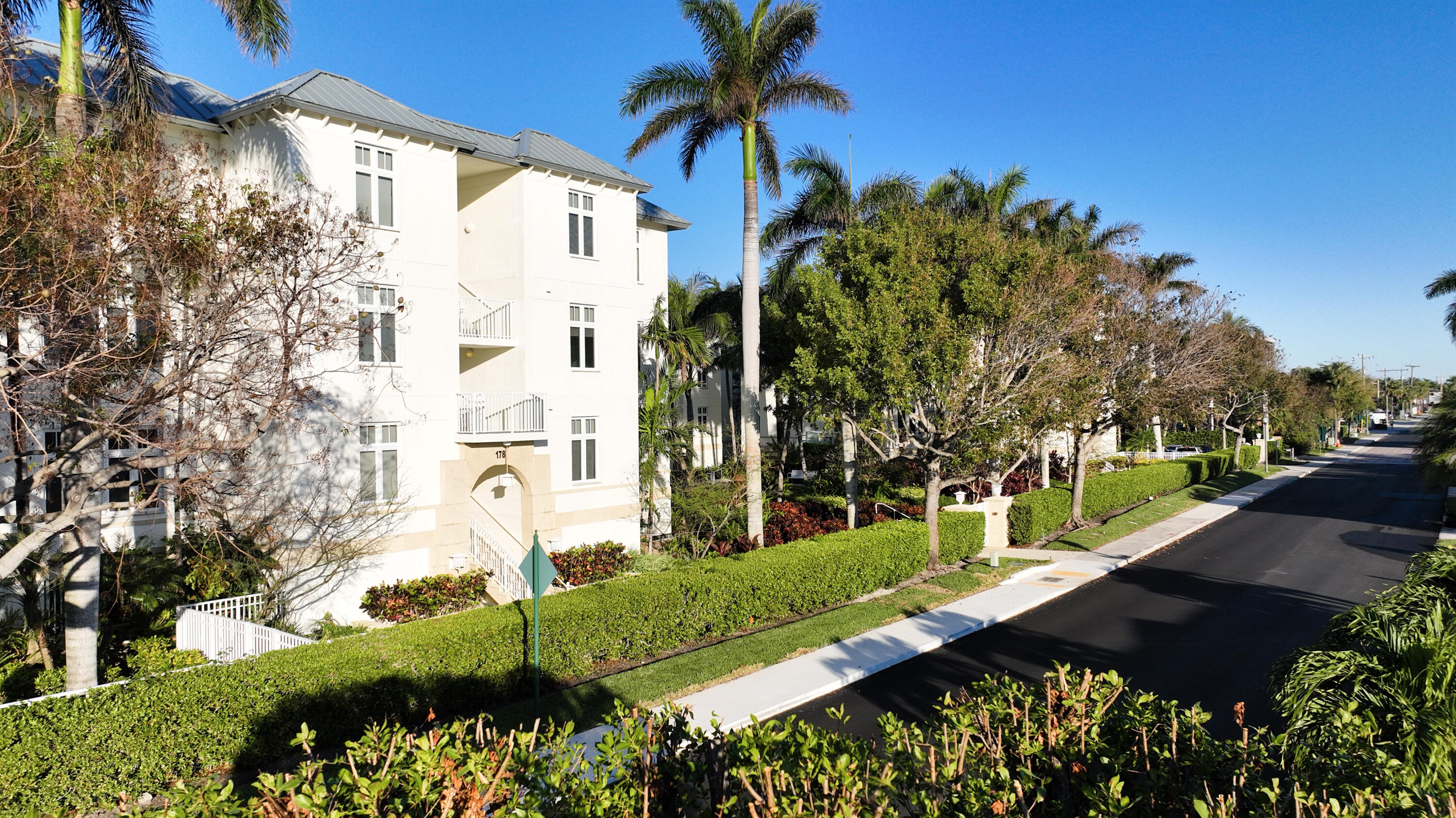 184 Lake #5302, Palm Beach Shores FL 33404