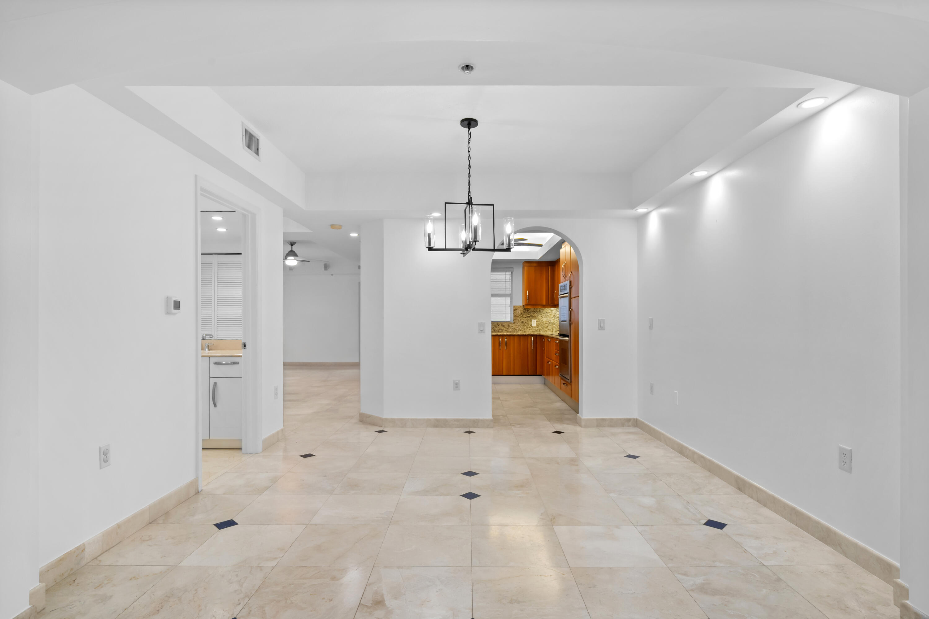 2051 SE 3rd #Th8, Deerfield Beach FL 33441