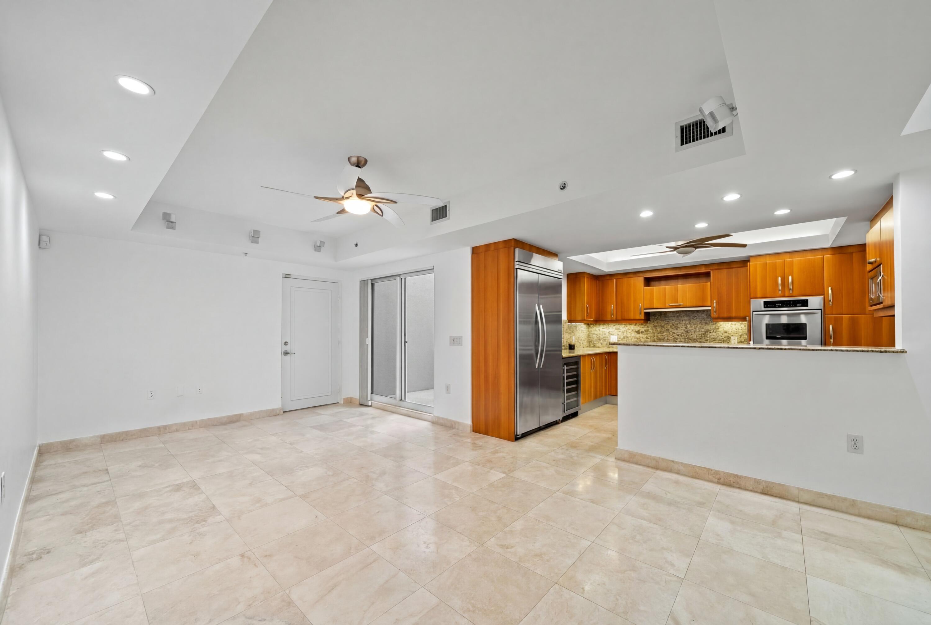 2051 SE 3rd #Th8, Deerfield Beach FL 33441