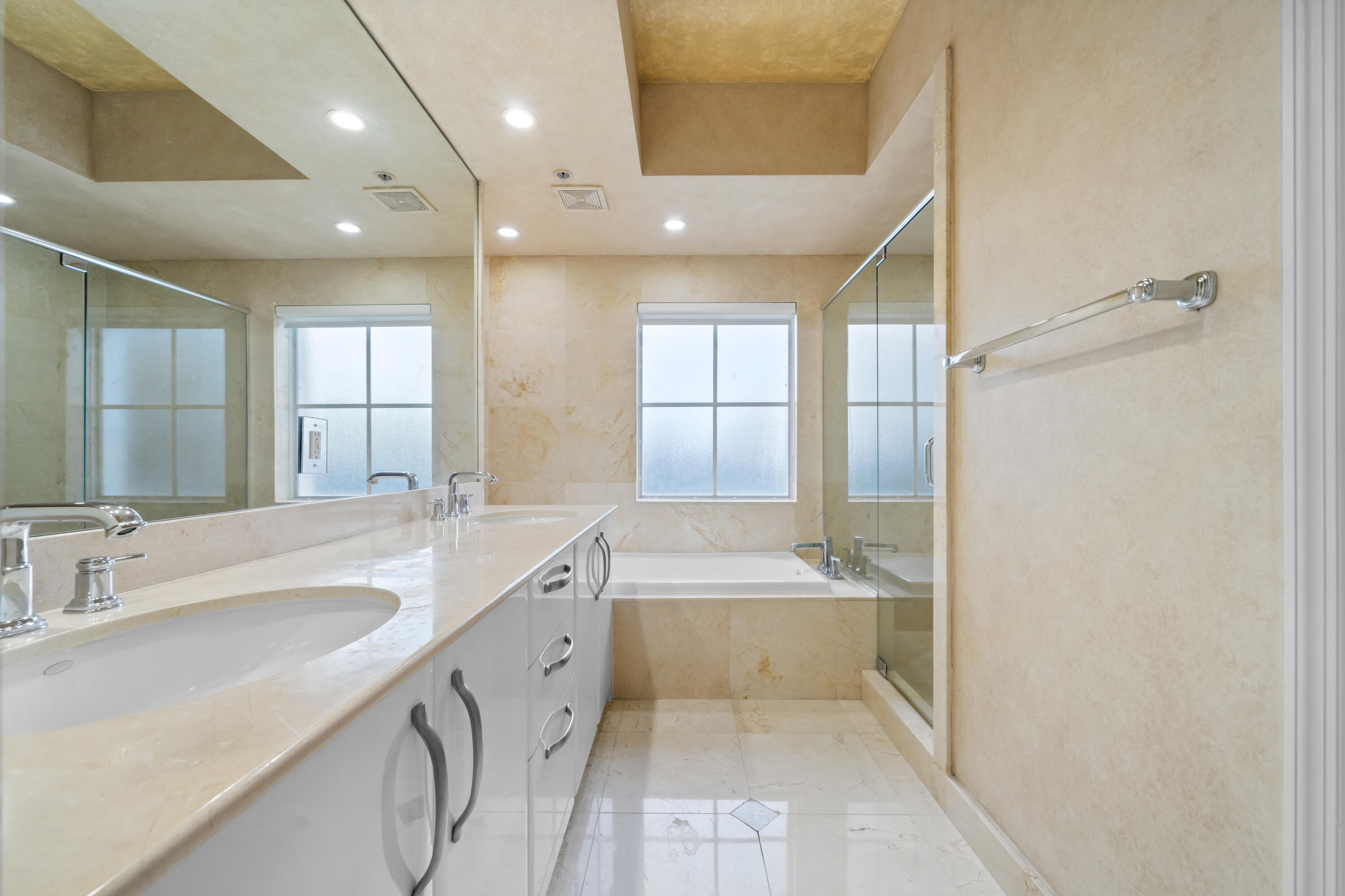 2051 SE 3rd #Th8, Deerfield Beach FL 33441