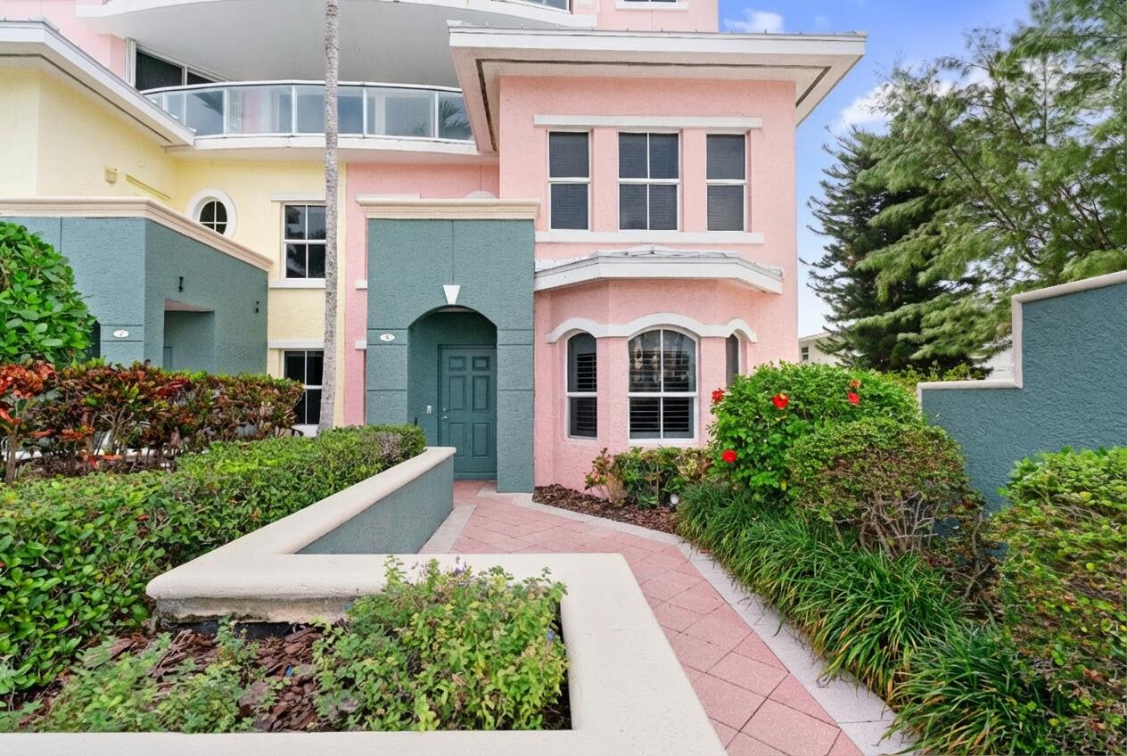 2051 SE 3rd #Th8, Deerfield Beach FL 33441