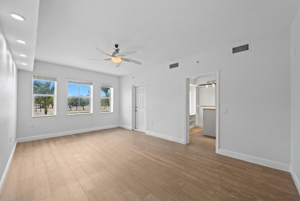 2051 SE 3rd #Th8, Deerfield Beach FL 33441