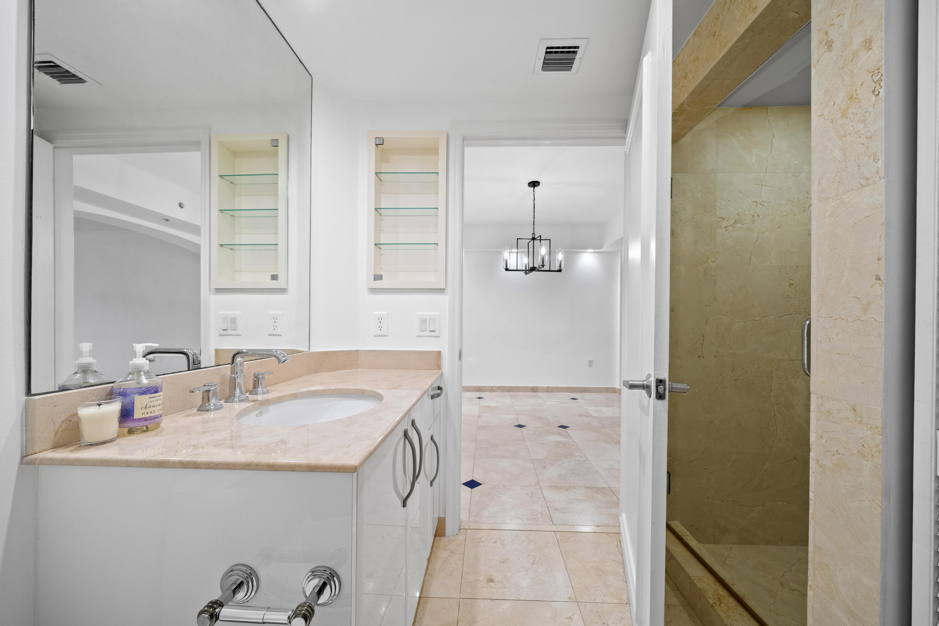 2051 SE 3rd #Th8, Deerfield Beach FL 33441