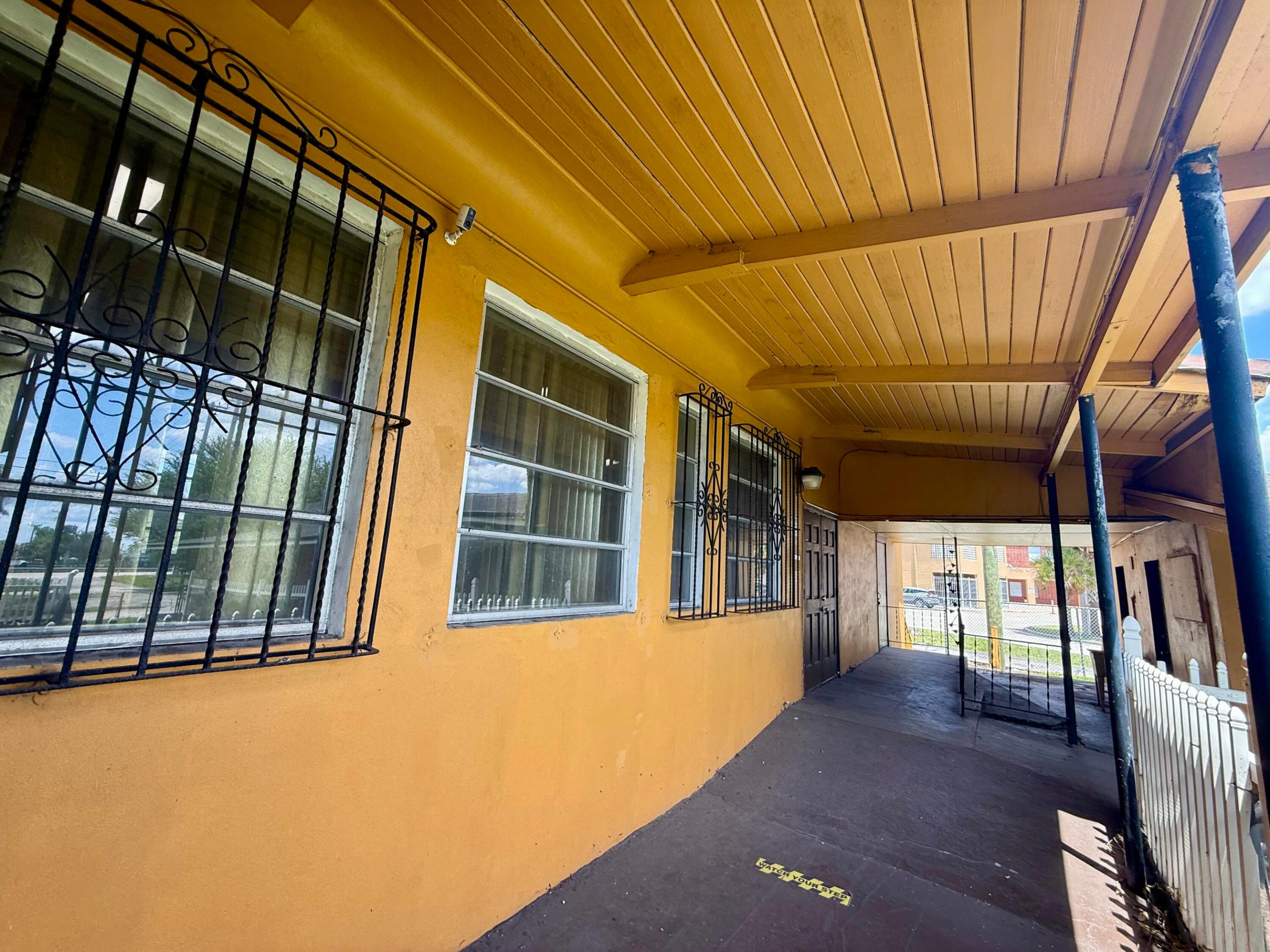 601 W Canal St, Belle Glade FL 33430