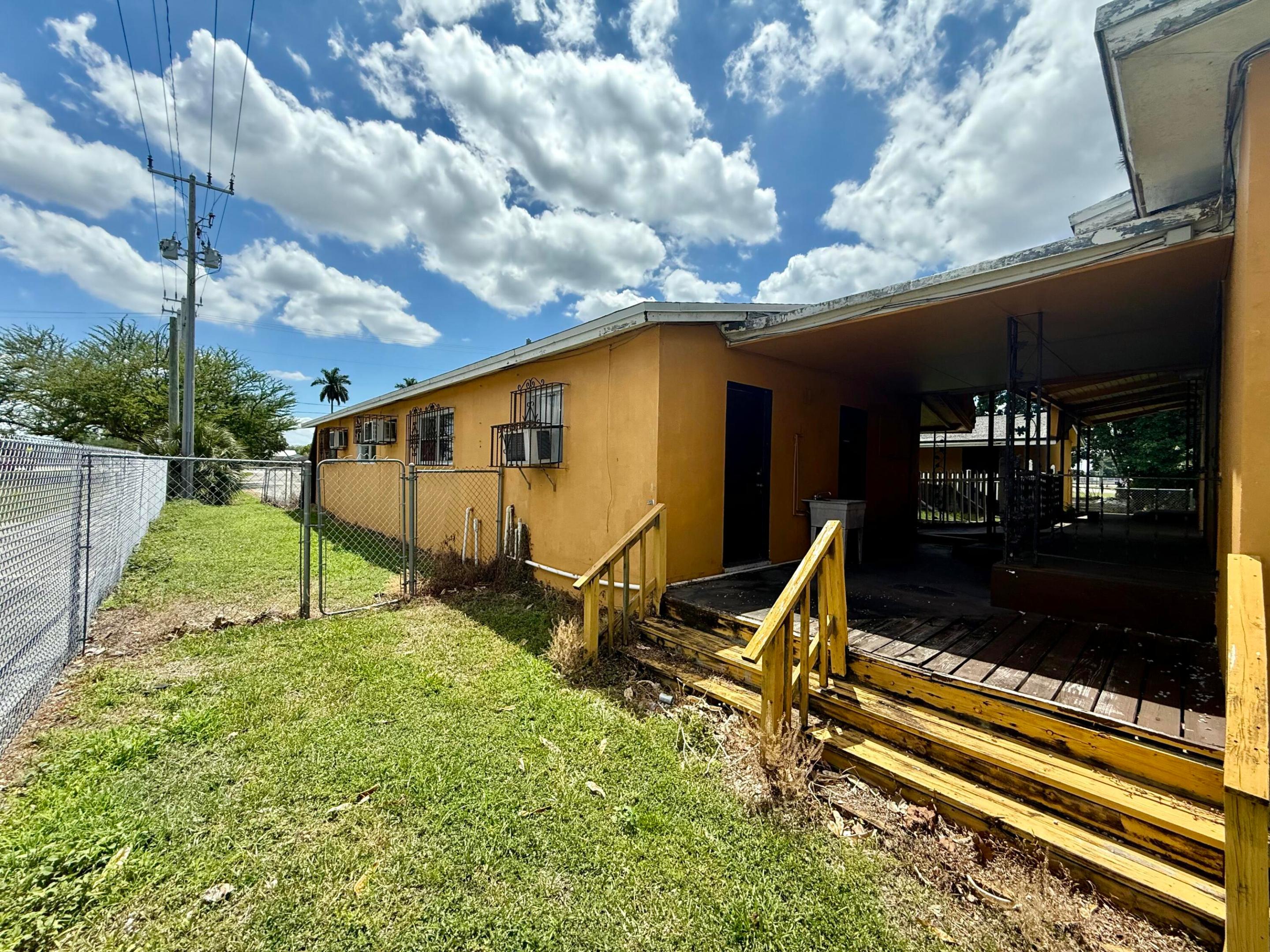 601 W Canal St, Belle Glade FL 33430