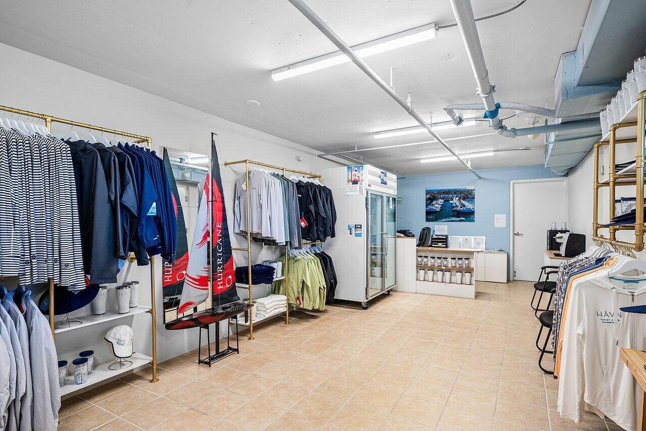 182 Lake #5202, Palm Beach Shores FL 33404